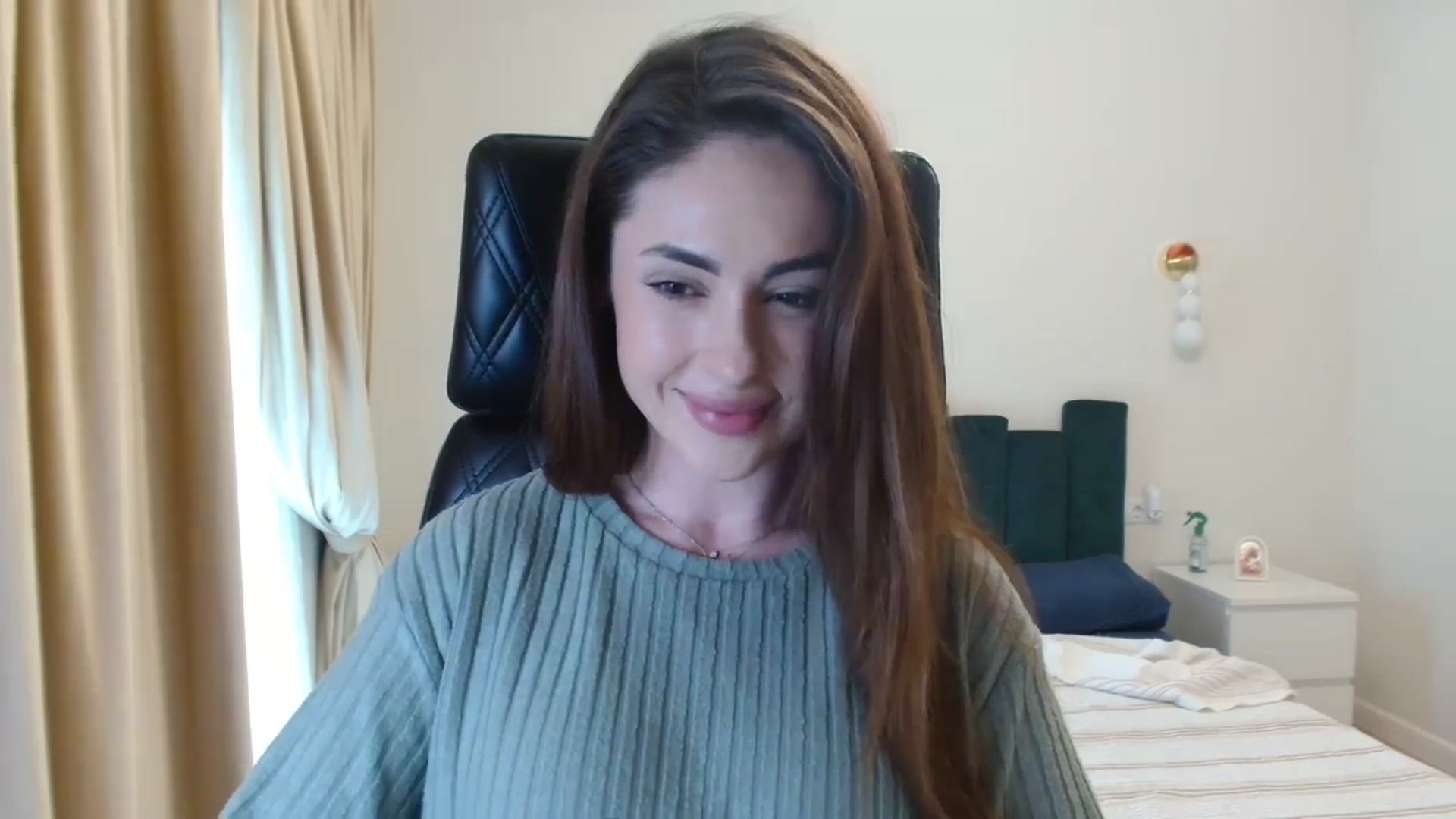 Gallery image thumbnail from DorisDolll's myfreecams stream on, 03/16/2025, 11:33 image 4 of 20