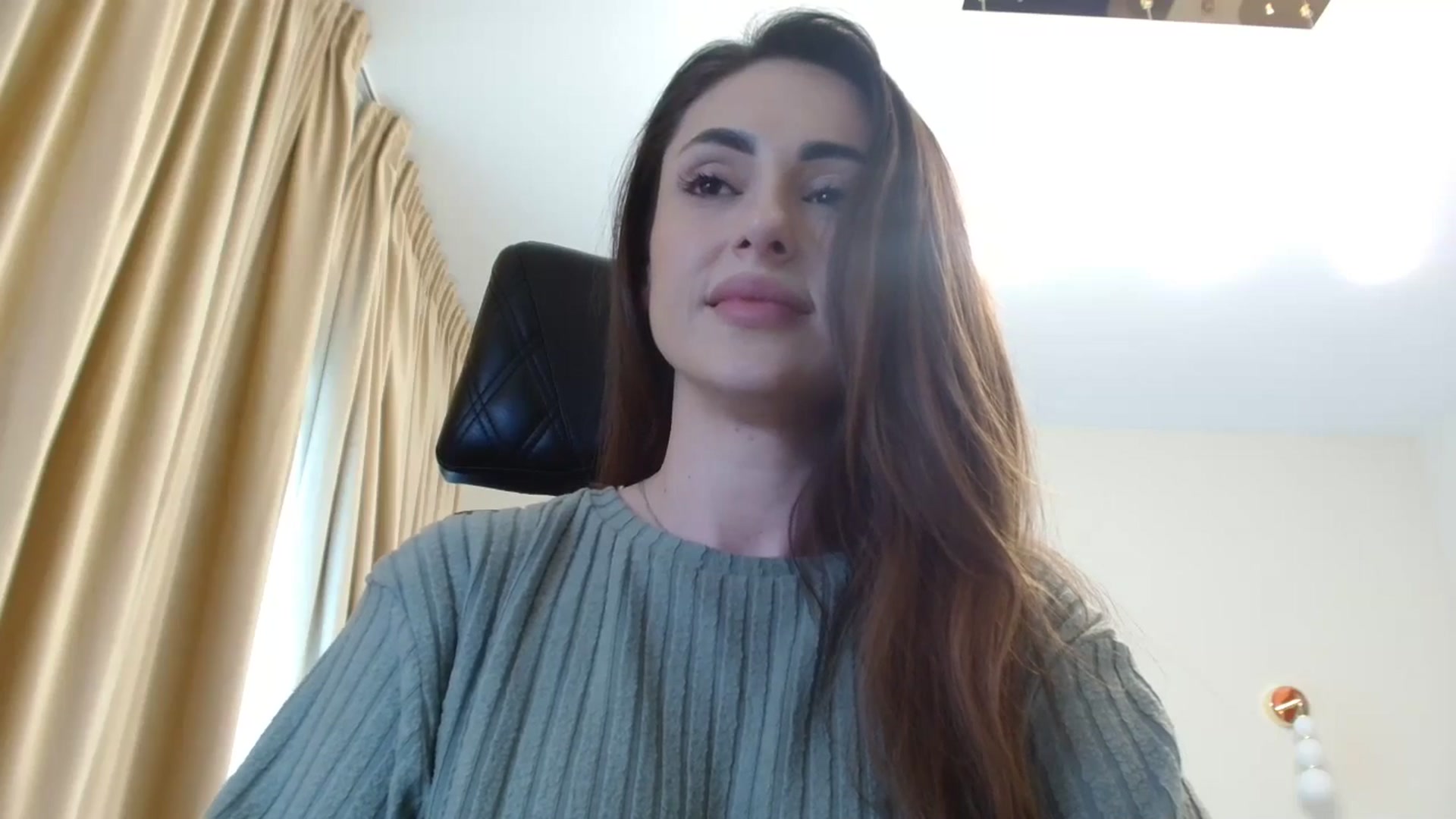 Gallery image thumbnail from DorisDolll's myfreecams stream on, 03/16/2025, 11:33 image 17 of 20