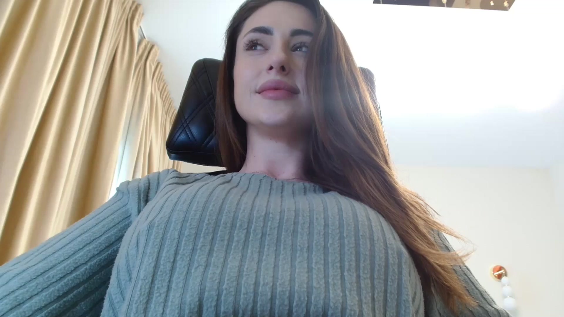 Gallery image thumbnail from DorisDolll's myfreecams stream on, 03/16/2025, 11:33 image 16 of 20