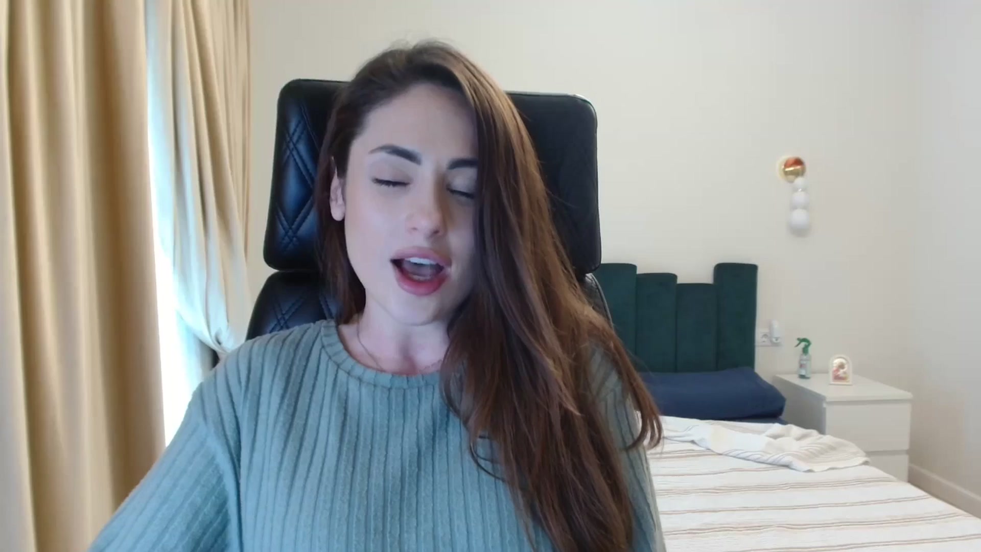 Gallery image thumbnail from DorisDolll's myfreecams stream on, 03/16/2025, 13:11 image 5 of 20