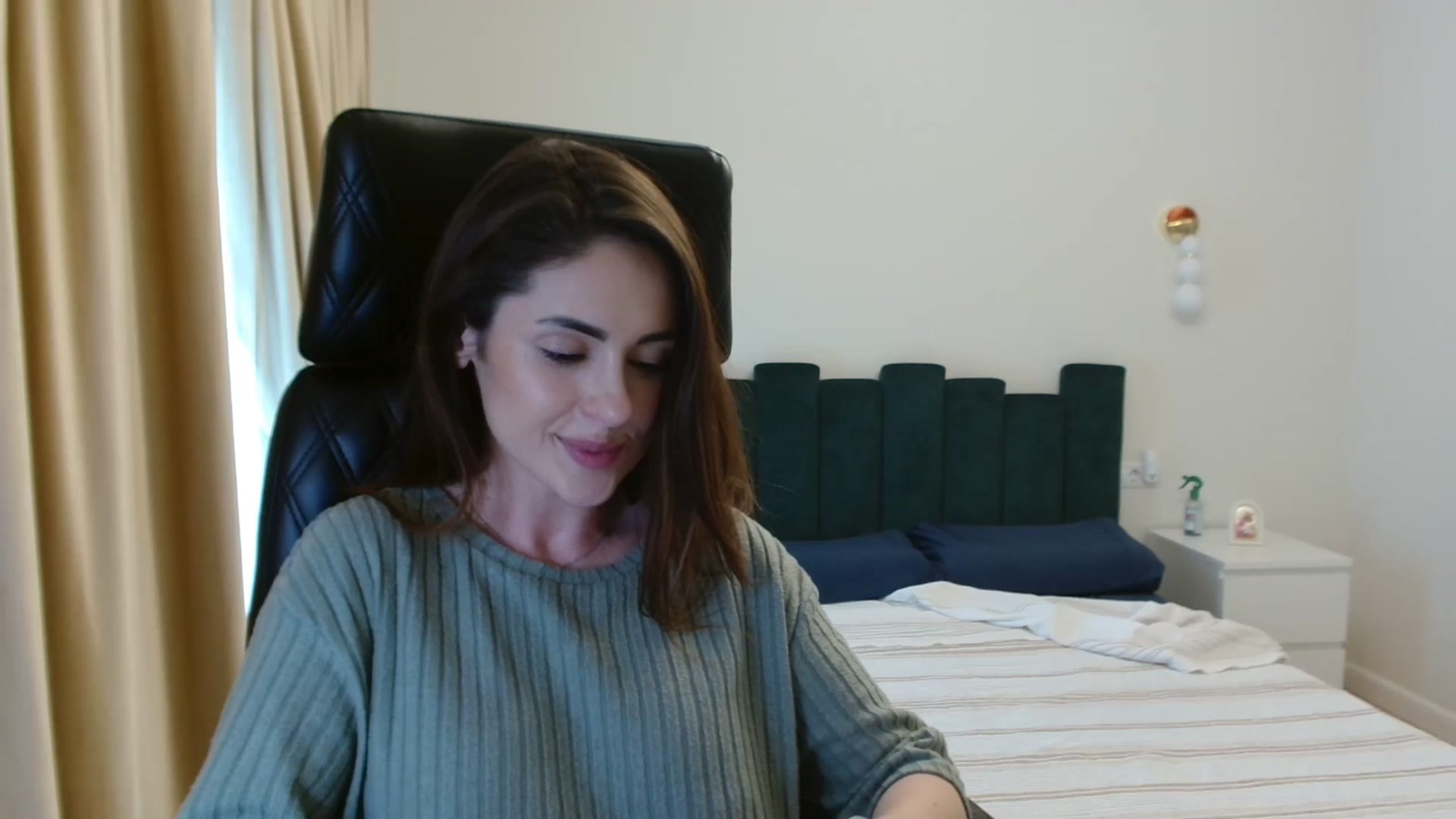 Gallery image thumbnail from DorisDolll's myfreecams stream on, 03/16/2025, 13:11 image 7 of 20