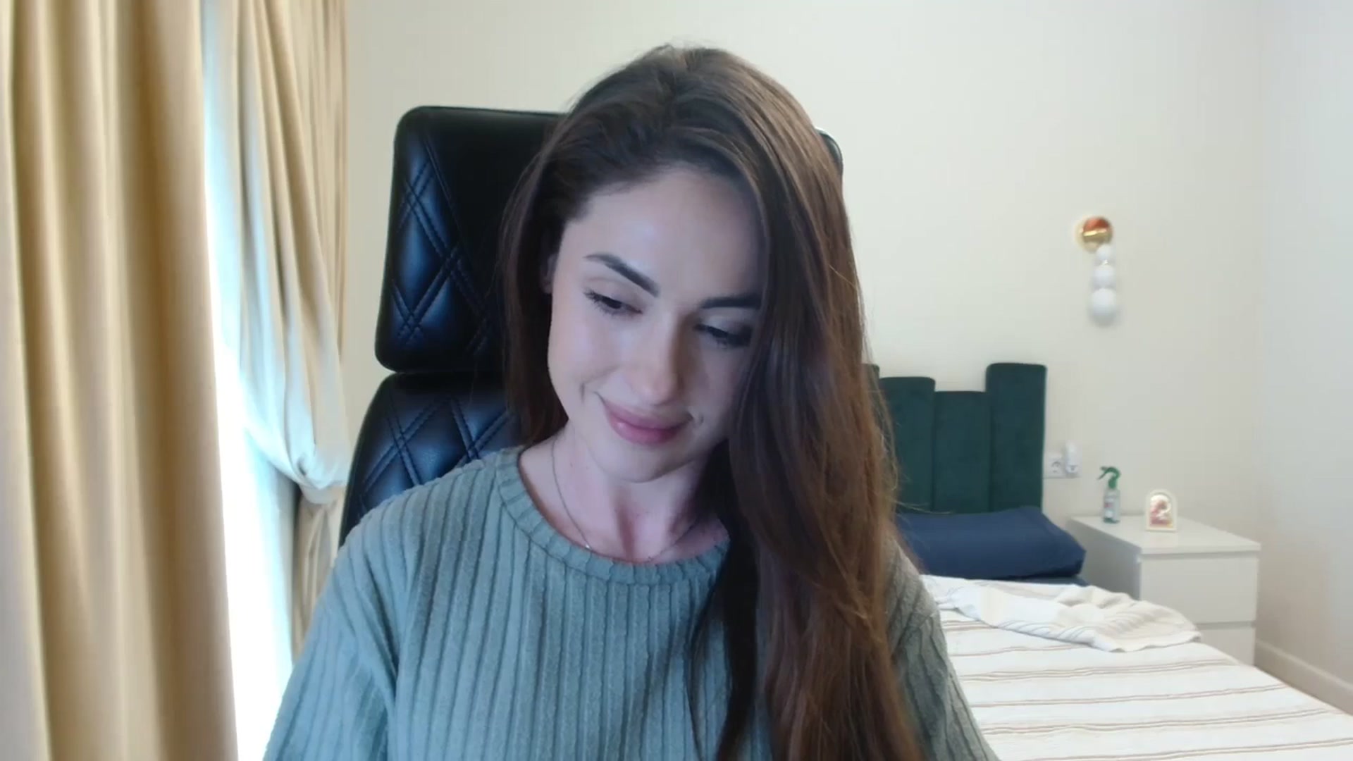 Gallery image thumbnail from DorisDolll's myfreecams stream on, 03/16/2025, 13:11 image 3 of 20
