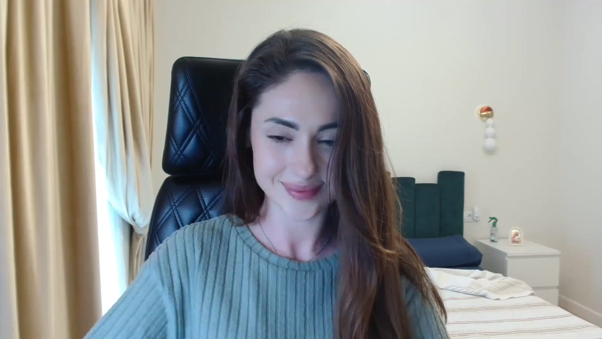 Gallery image thumbnail from DorisDolll's myfreecams stream on, 03/16/2025, 13:11 image 2 of 20
