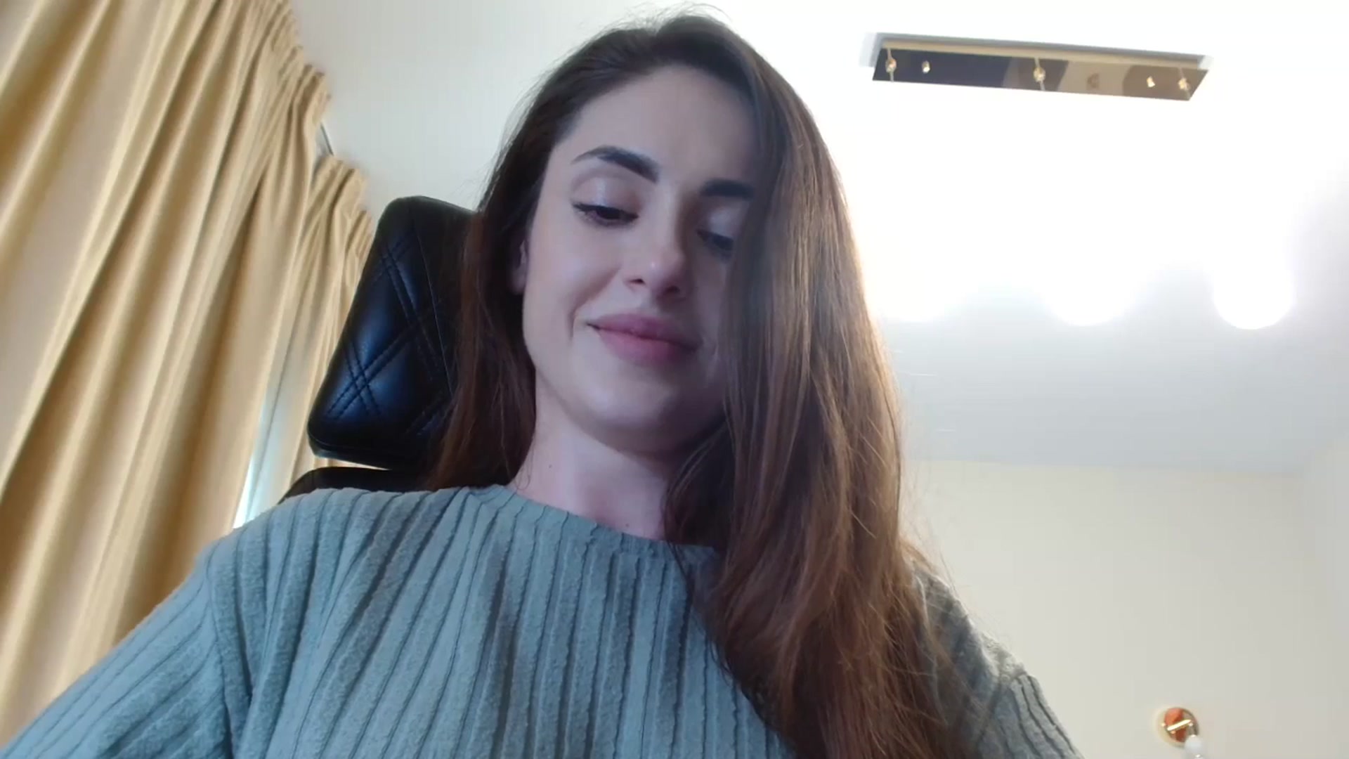 Gallery image thumbnail from DorisDolll's myfreecams stream on, 03/16/2025, 13:11 image 10 of 20