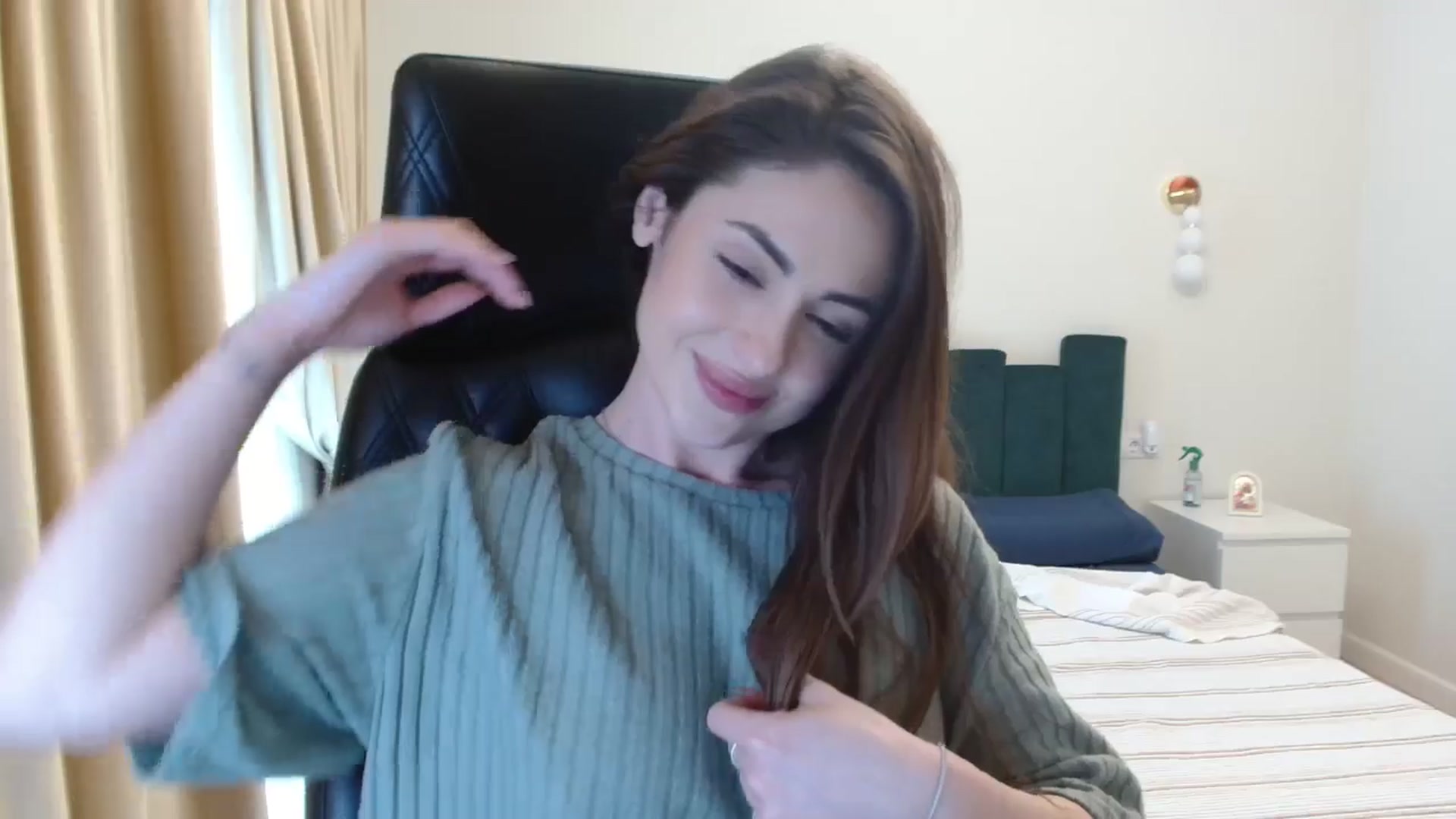 Gallery image thumbnail from DorisDolll's myfreecams stream on, 03/16/2025, 13:11 image 9 of 20