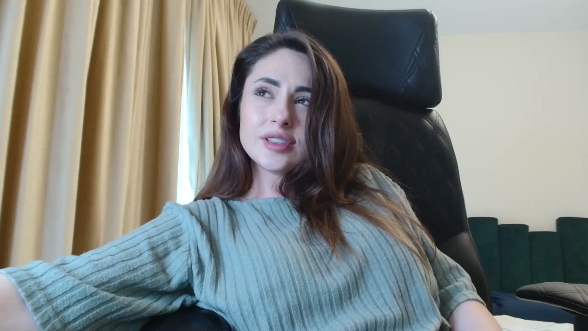 Gallery image thumbnail from DorisDolll's myfreecams stream on, 03/16/2025, 13:11 image 16 of 20