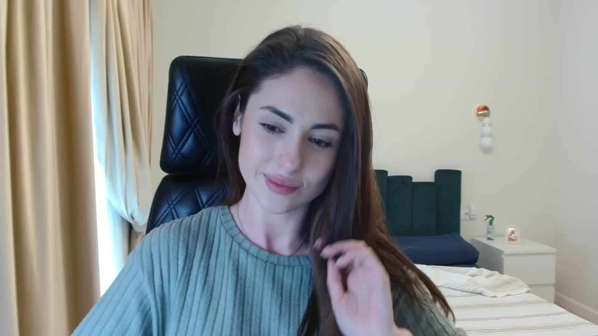 Gallery image thumbnail from DorisDolll's myfreecams stream on, 03/16/2025, 13:11 image 1 of 20
