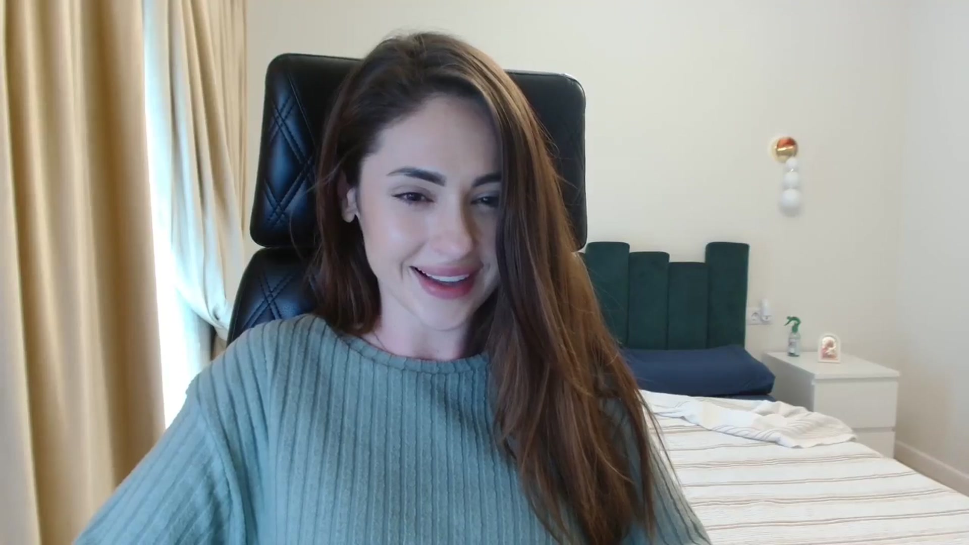 Gallery image thumbnail from DorisDolll's myfreecams stream on, 03/16/2025, 13:11 image 6 of 20