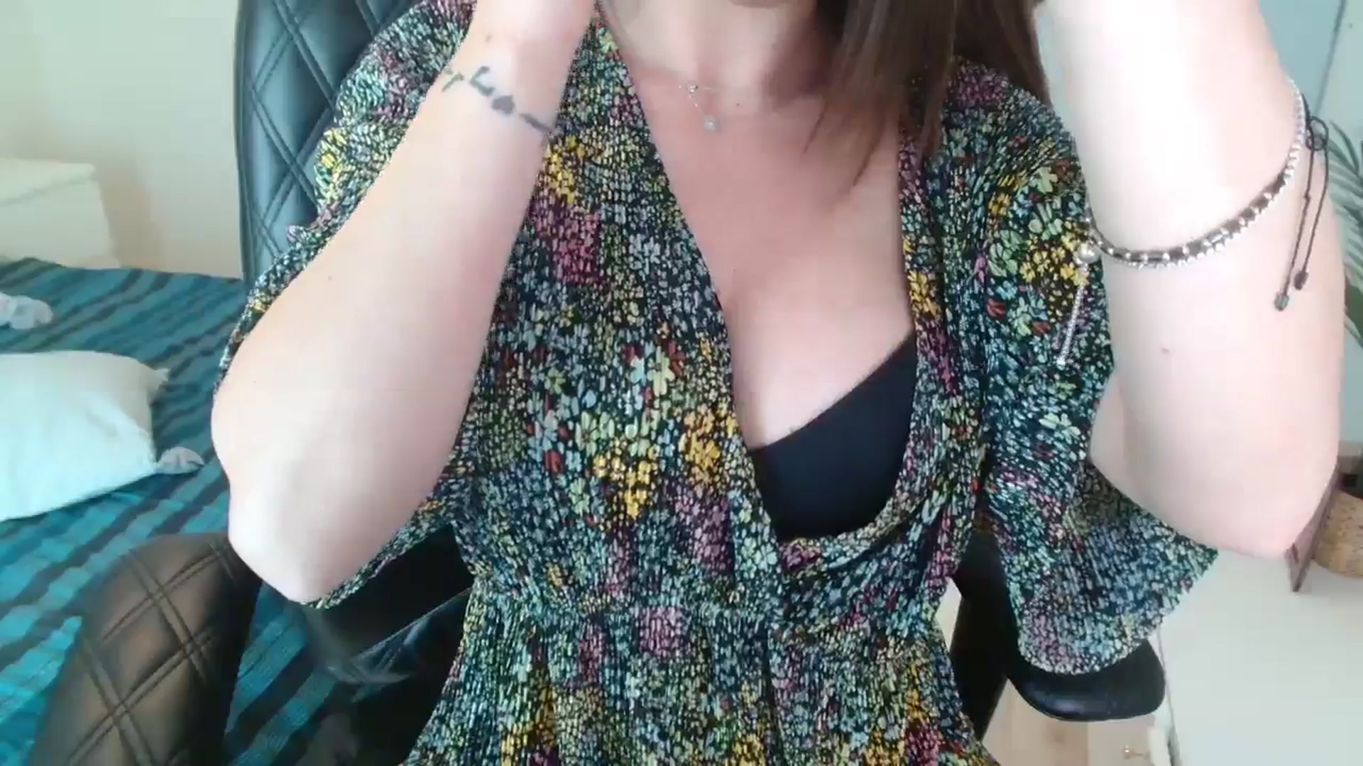 Gallery image thumbnail from DorisDolll's myfreecams stream on, 04/16/2025, 10:05 image 15 of 20
