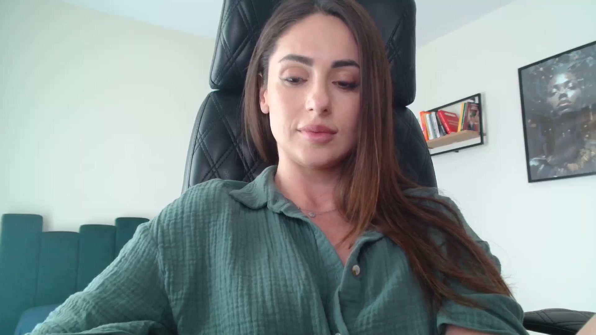 Gallery image thumbnail from DorisDolll's myfreecams stream on, 04/17/2025, 13:09 image 17 of 20