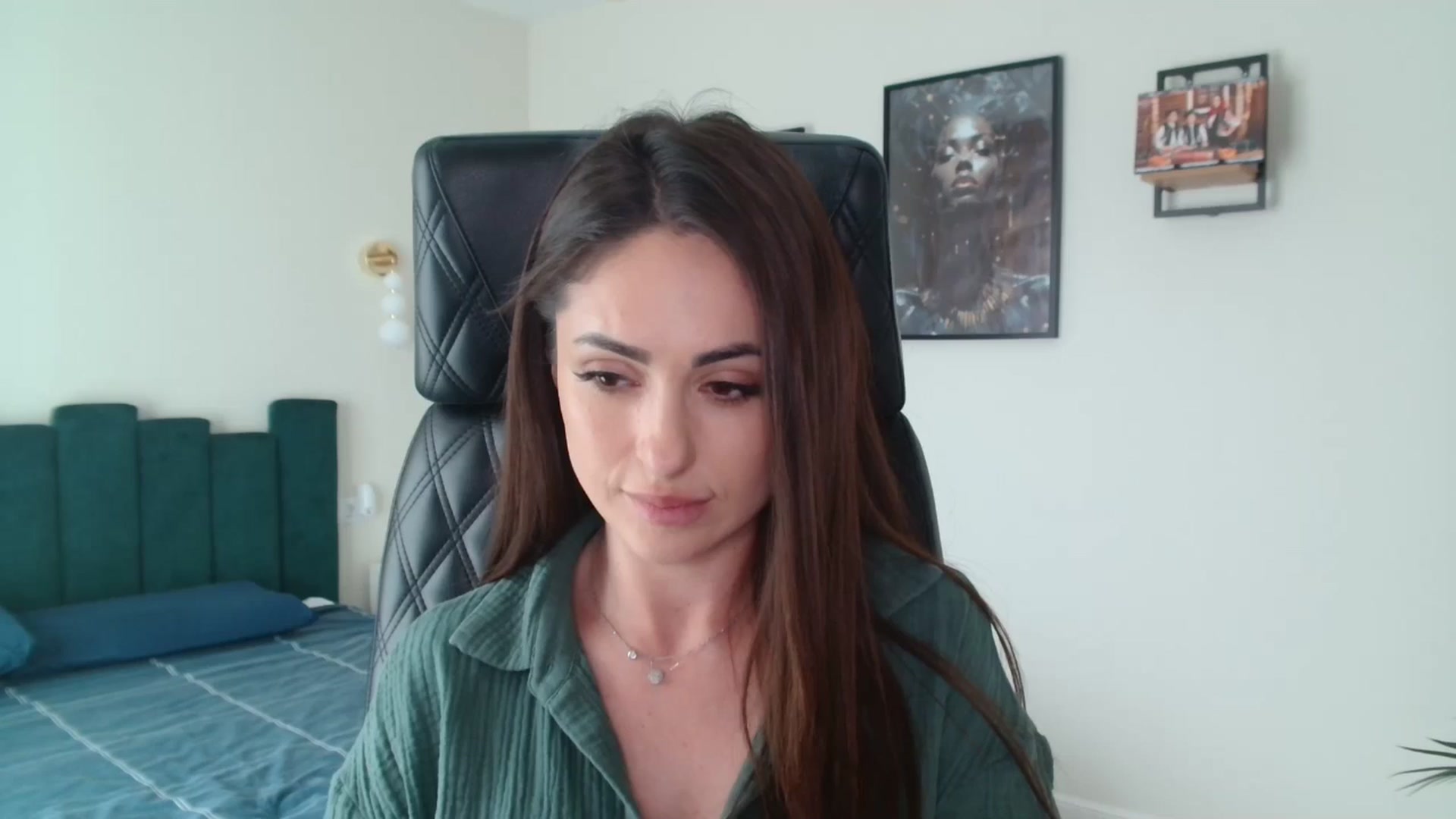 Gallery image thumbnail from DorisDolll's myfreecams stream on, 04/17/2025, 13:09 image 1 of 20