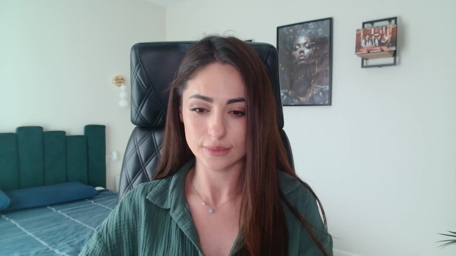 Gallery image thumbnail from DorisDolll's myfreecams stream on, 04/17/2025, 13:09 image 2 of 20