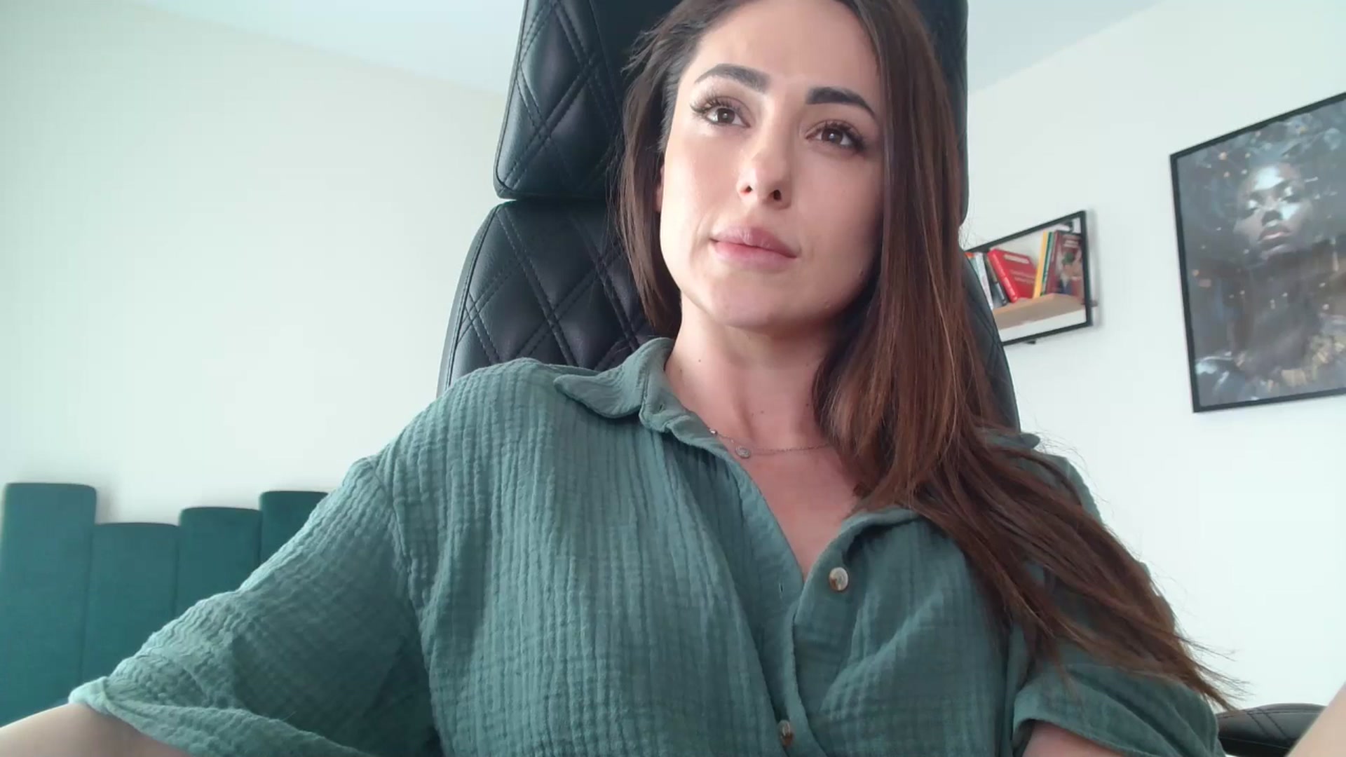 Gallery image thumbnail from DorisDolll's myfreecams stream on, 04/17/2025, 13:09 image 13 of 20