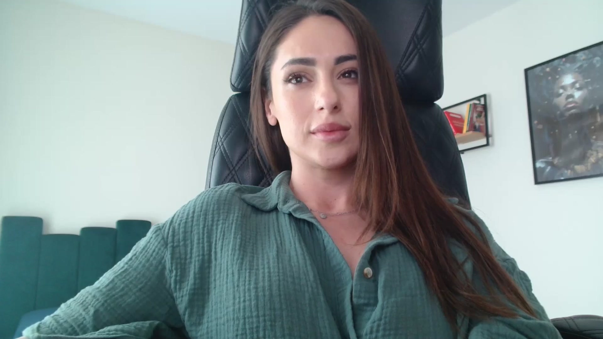 Gallery image thumbnail from DorisDolll's myfreecams stream on, 04/17/2025, 13:09 image 18 of 20