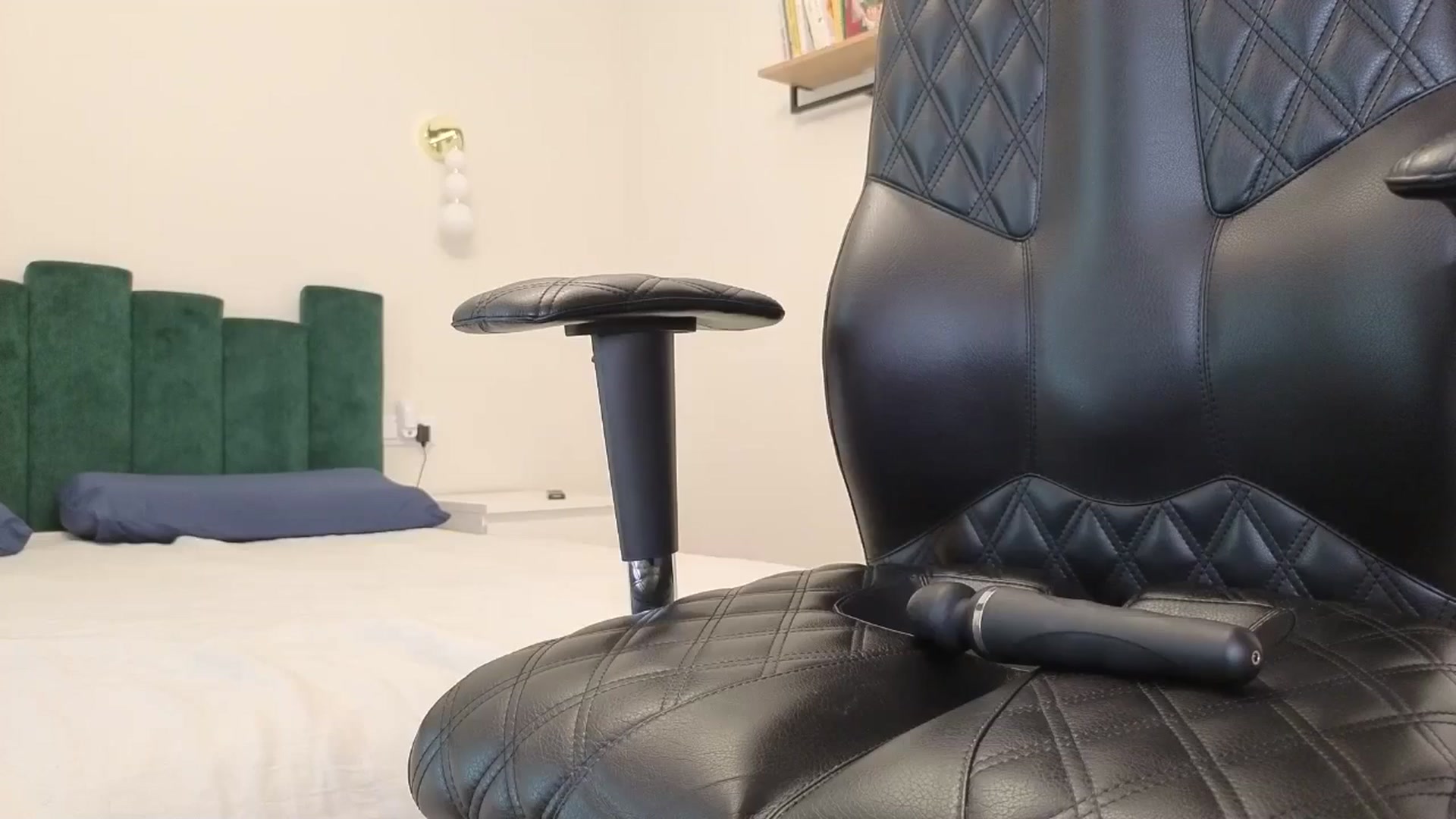 Gallery image thumbnail from DorisDolll's myfreecams stream on, 05/30/2025, 10:34 image 11 of 20