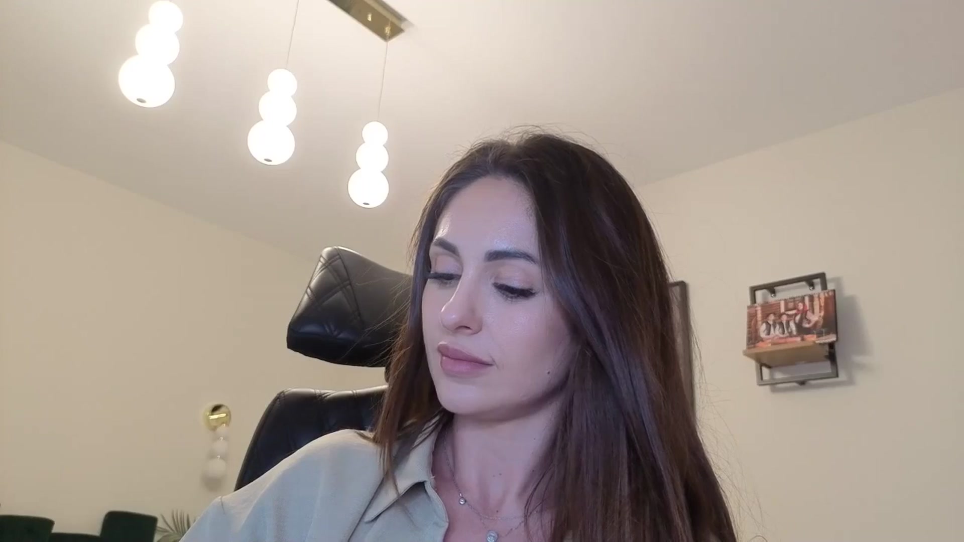 Gallery image thumbnail from DorisDolll's myfreecams stream on, 06/14/2025, 13:54 image 6 of 20