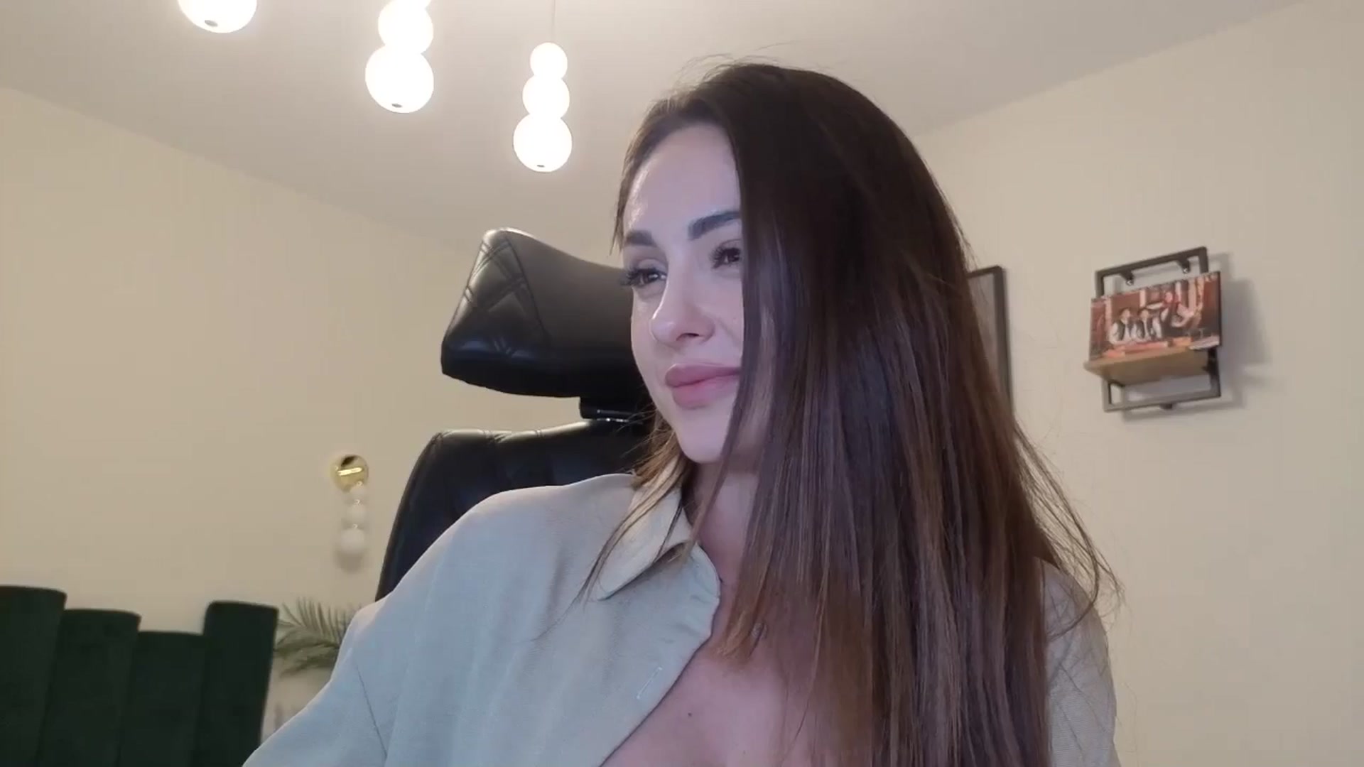 Gallery image thumbnail from DorisDolll's myfreecams stream on, 06/14/2025, 13:54 image 19 of 20