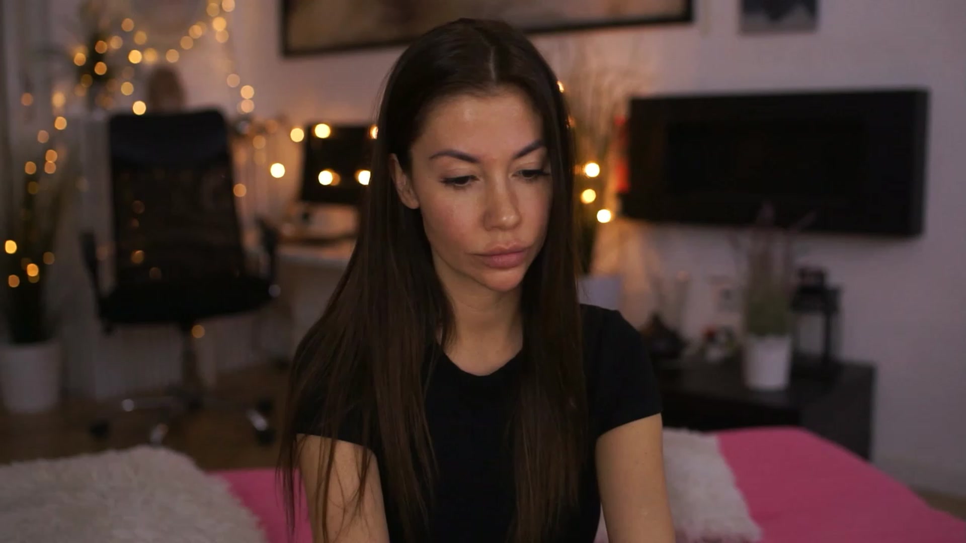 Gallery image thumbnail from Dorothea_'s myfreecams stream on, 11/18/2022, 17:56 image 6 of 20