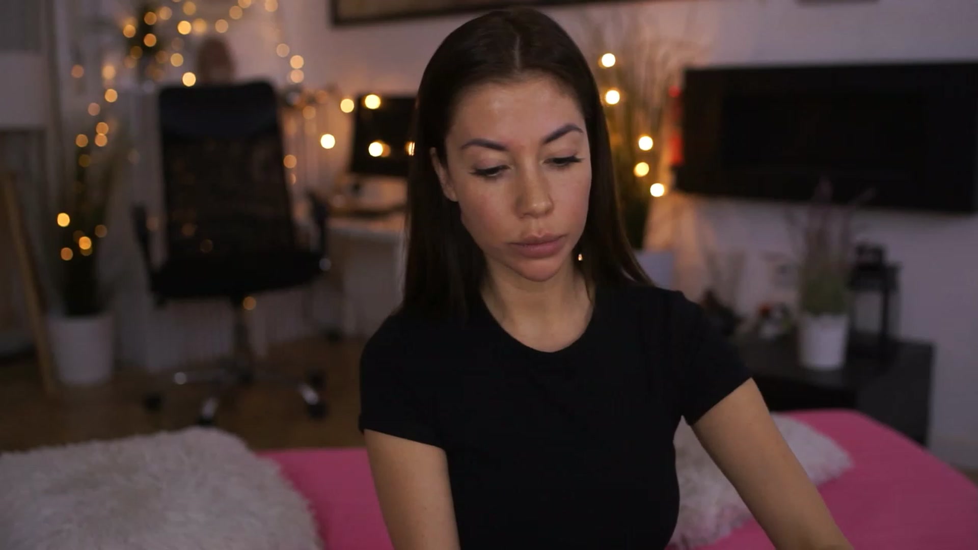 Gallery image thumbnail from Dorothea_'s myfreecams stream on, 11/18/2022, 17:56 image 10 of 20