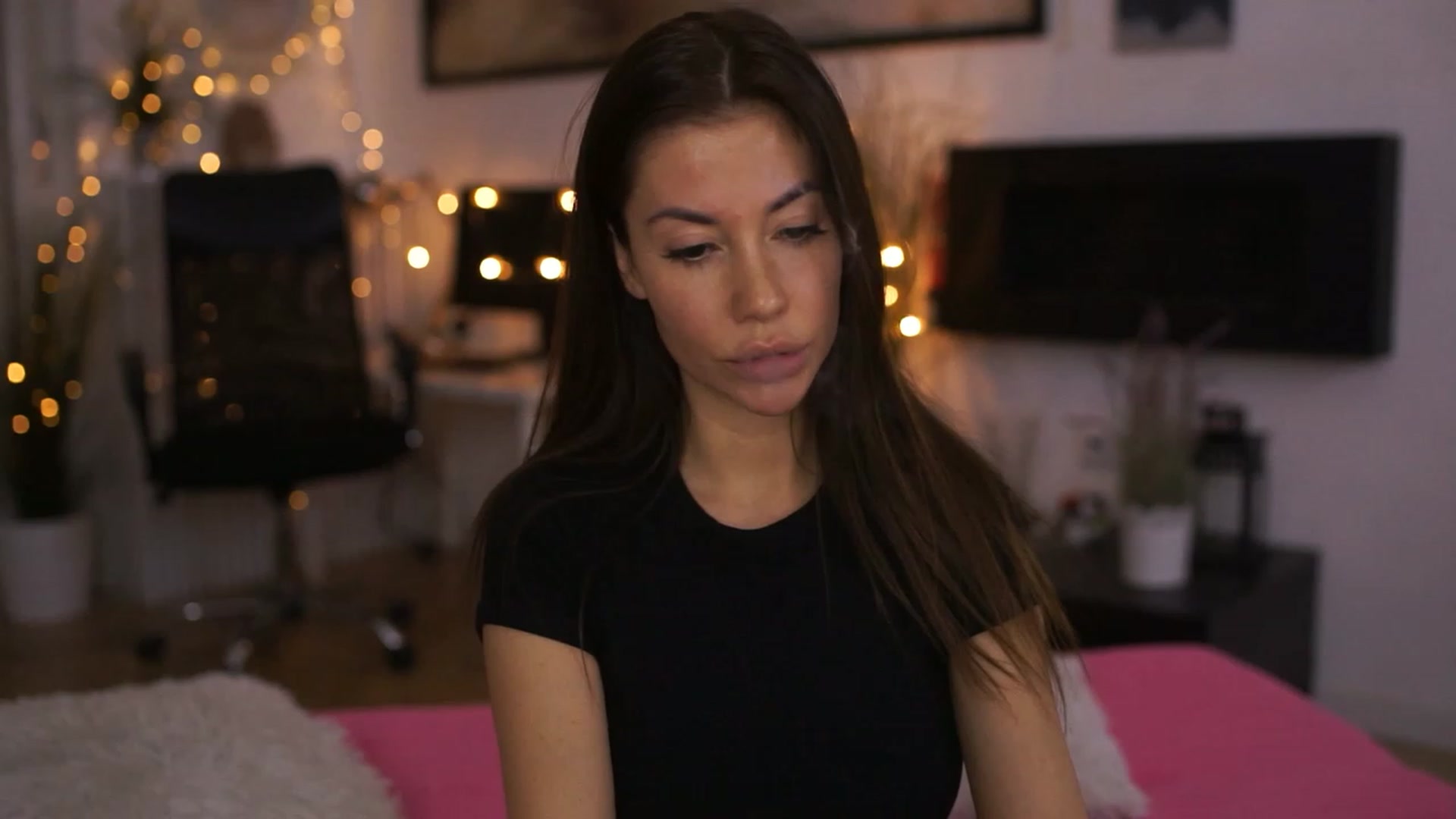 Gallery image thumbnail from Dorothea_'s myfreecams stream on, 11/18/2022, 17:56 image 3 of 20