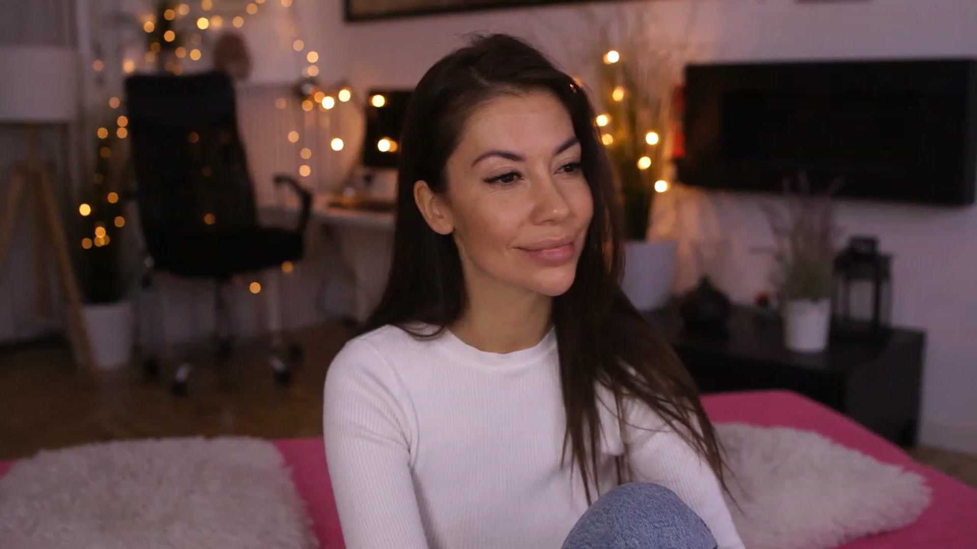 Gallery image thumbnail from Dorothea_'s myfreecams stream on, 12/01/2022, 22:09 image 4 of 20
