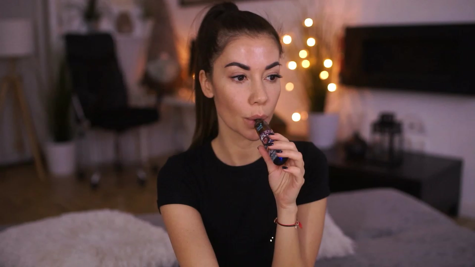 Gallery image thumbnail from Dorothea_'s myfreecams stream on, 12/10/2022, 13:13 image 19 of 20