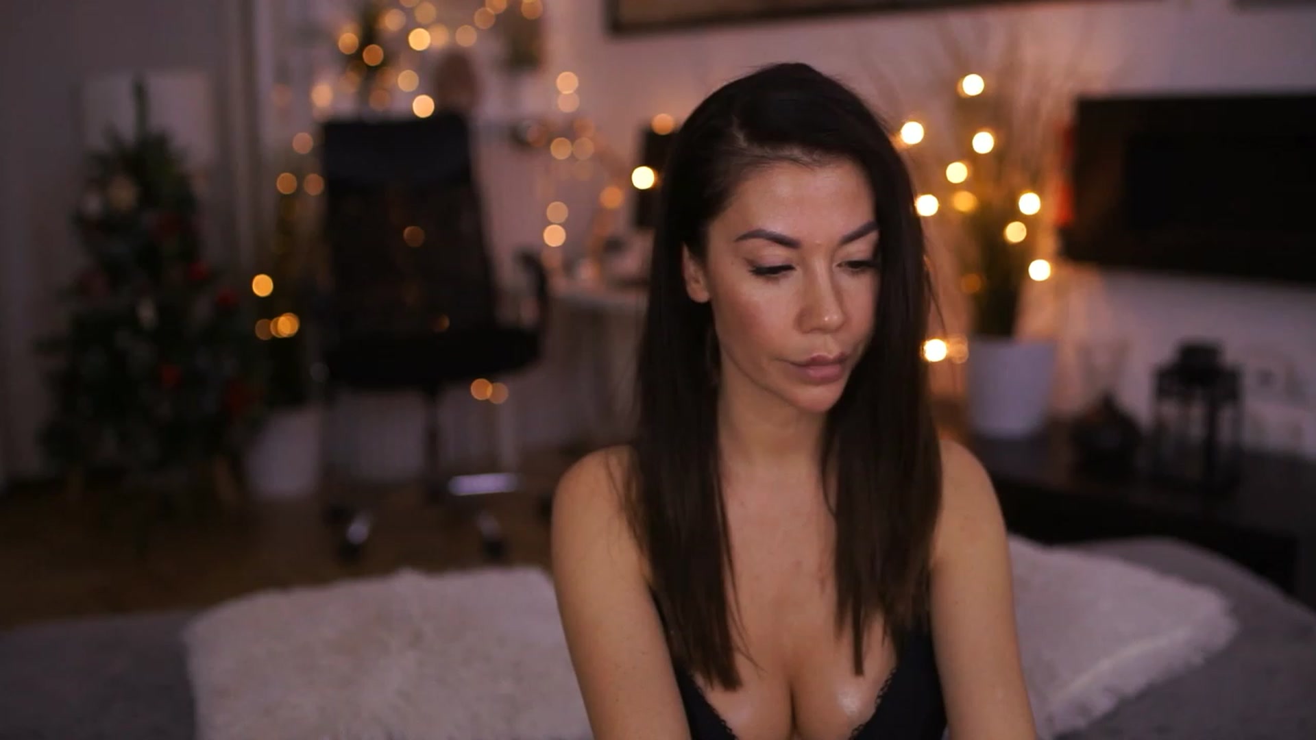 Gallery image thumbnail from Dorothea_'s myfreecams stream on, 12/20/2022, 20:31 image 15 of 20
