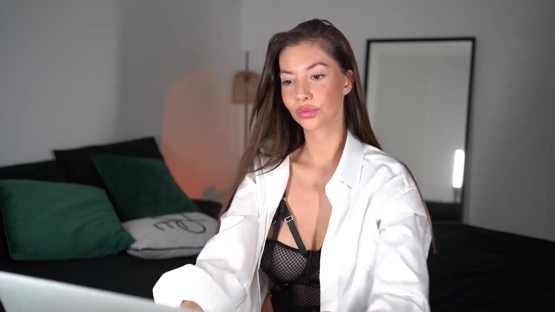 Gallery image thumbnail from Dorothea_'s myfreecams stream on, 11/12/2024, 16:35 image 8 of 20