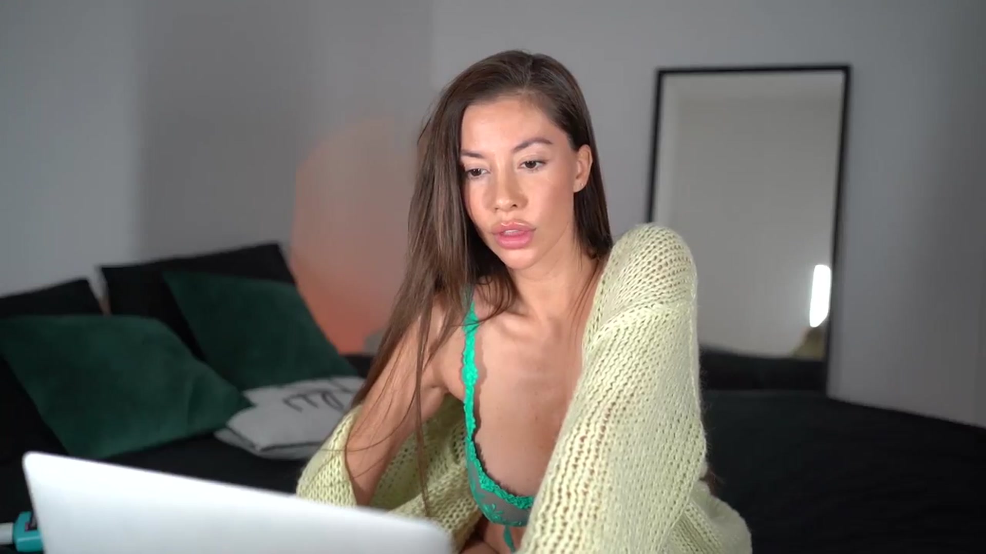 Gallery image thumbnail from Dorothea_'s myfreecams stream on, 11/12/2024, 22:07 image 7 of 20