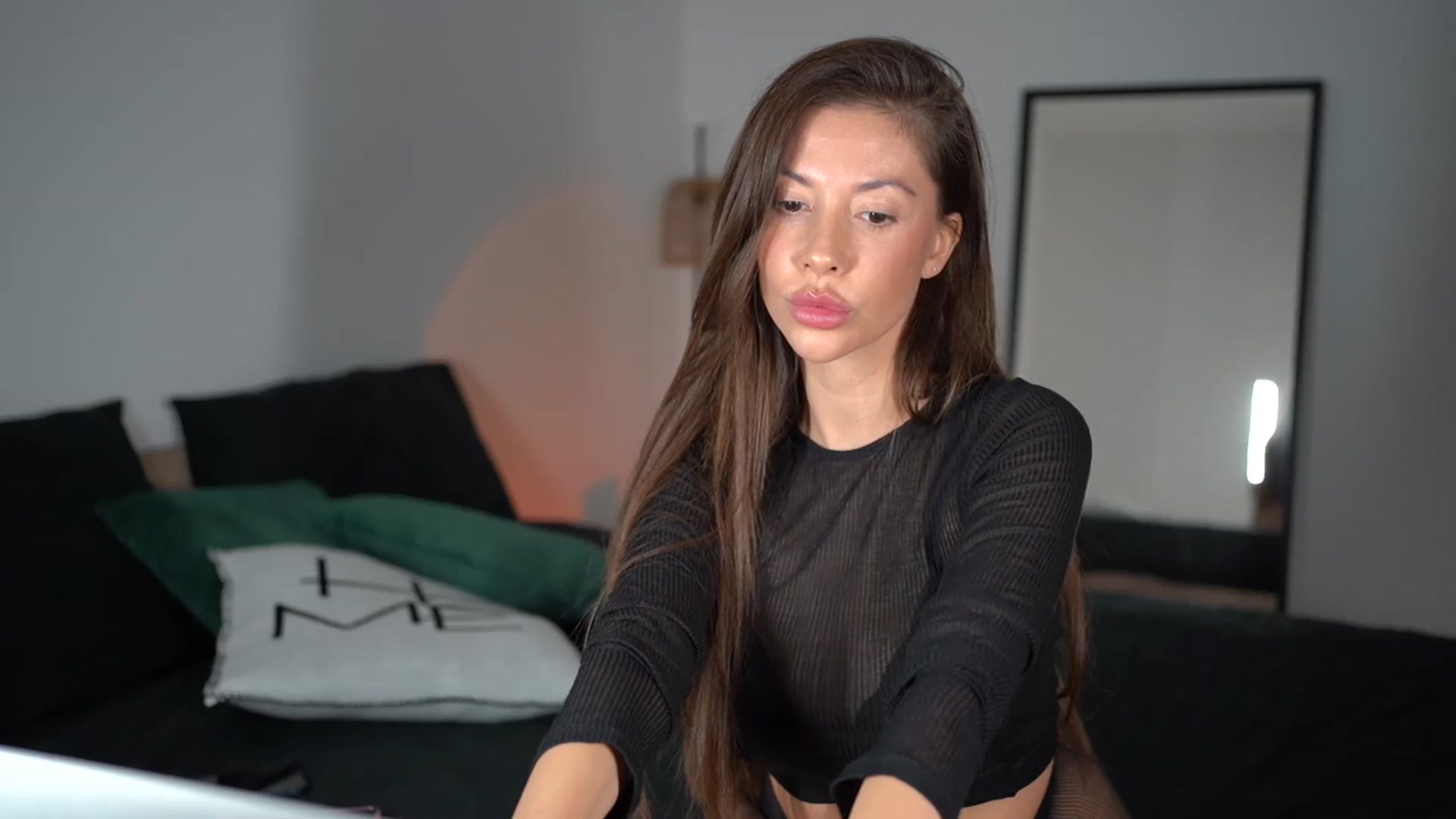 Gallery image thumbnail from Dorothea_'s myfreecams stream on, 11/19/2024, 22:29 image 17 of 20