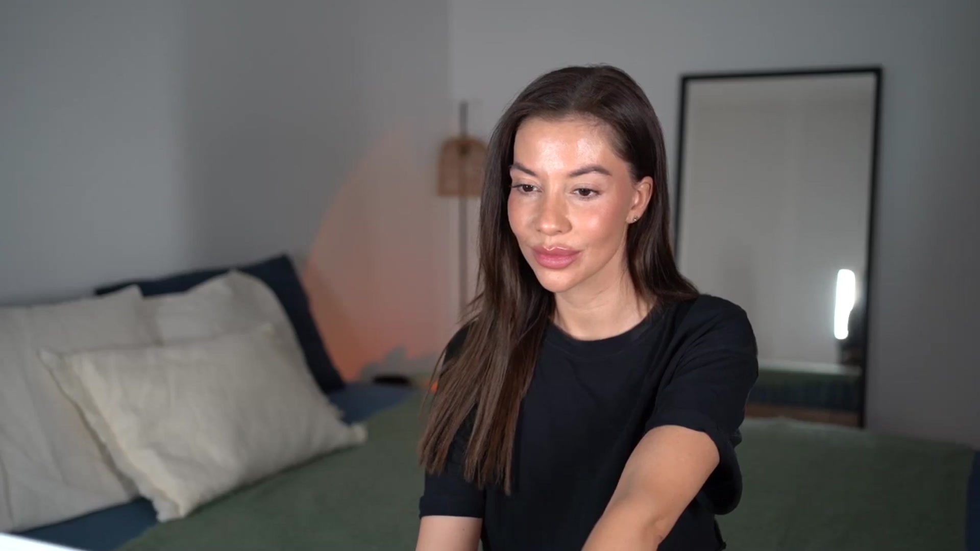 Gallery image thumbnail from Dorothea_'s myfreecams stream on, 02/07/2025, 23:19 image 14 of 20