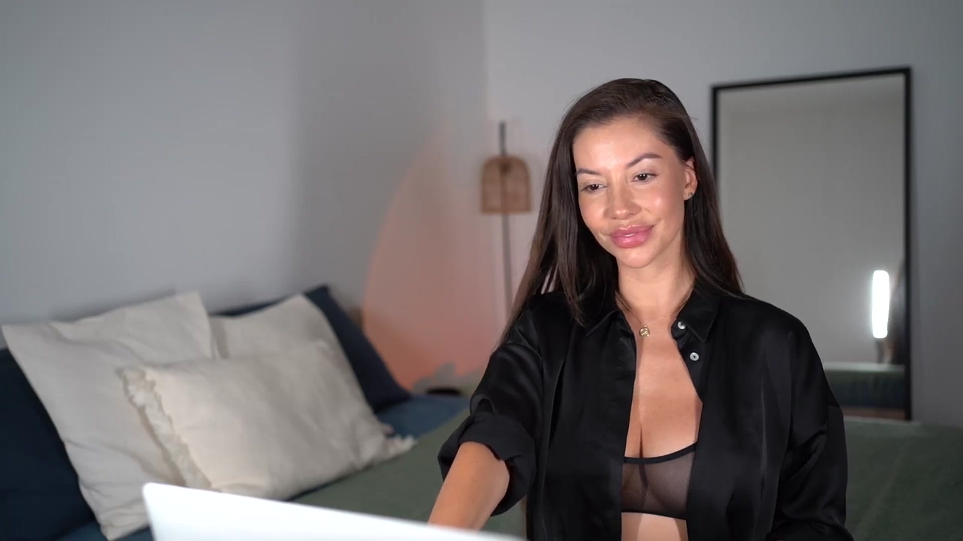 Gallery image thumbnail from Dorothea_'s myfreecams stream on, 03/10/2025, 21:47 image 13 of 20
