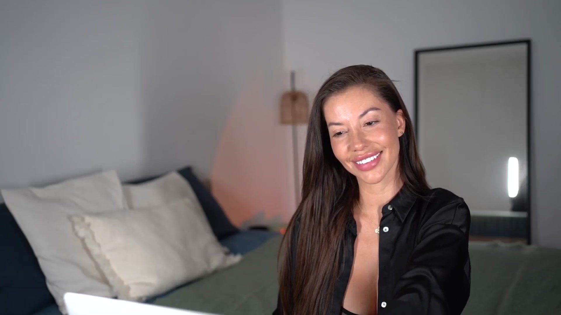 Gallery image thumbnail from Dorothea_'s myfreecams stream on, 03/10/2025, 22:42 image 15 of 20