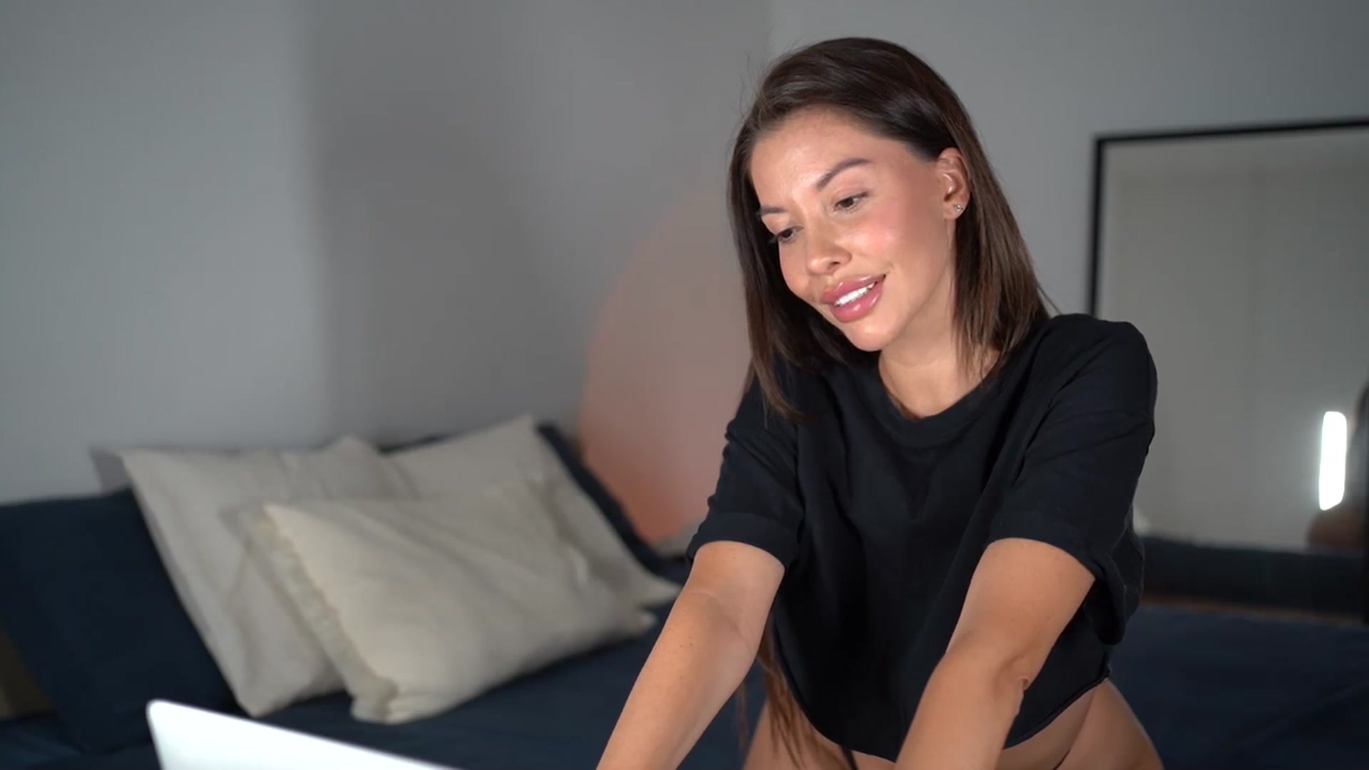 Gallery image thumbnail from Dorothea_'s myfreecams stream on, 03/17/2025, 21:58 image 13 of 20