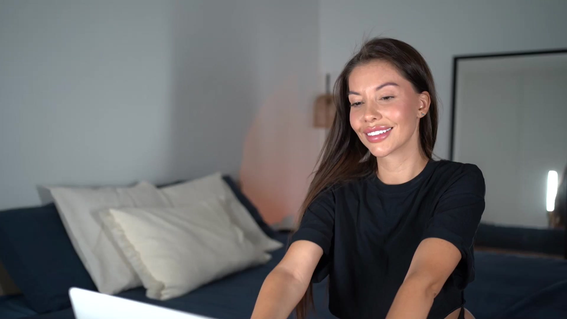 Gallery image thumbnail from Dorothea_'s myfreecams stream on, 03/17/2025, 21:58 image 15 of 20