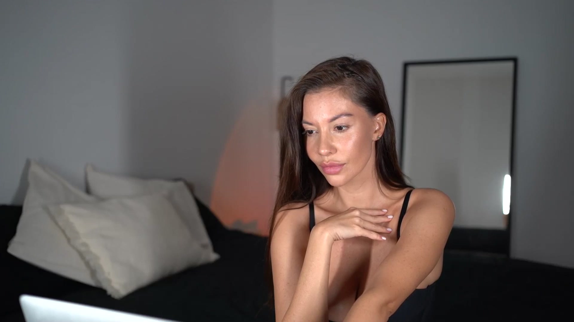 Gallery image thumbnail from Dorothea_'s myfreecams stream on, 03/30/2025, 22:11 image 9 of 20