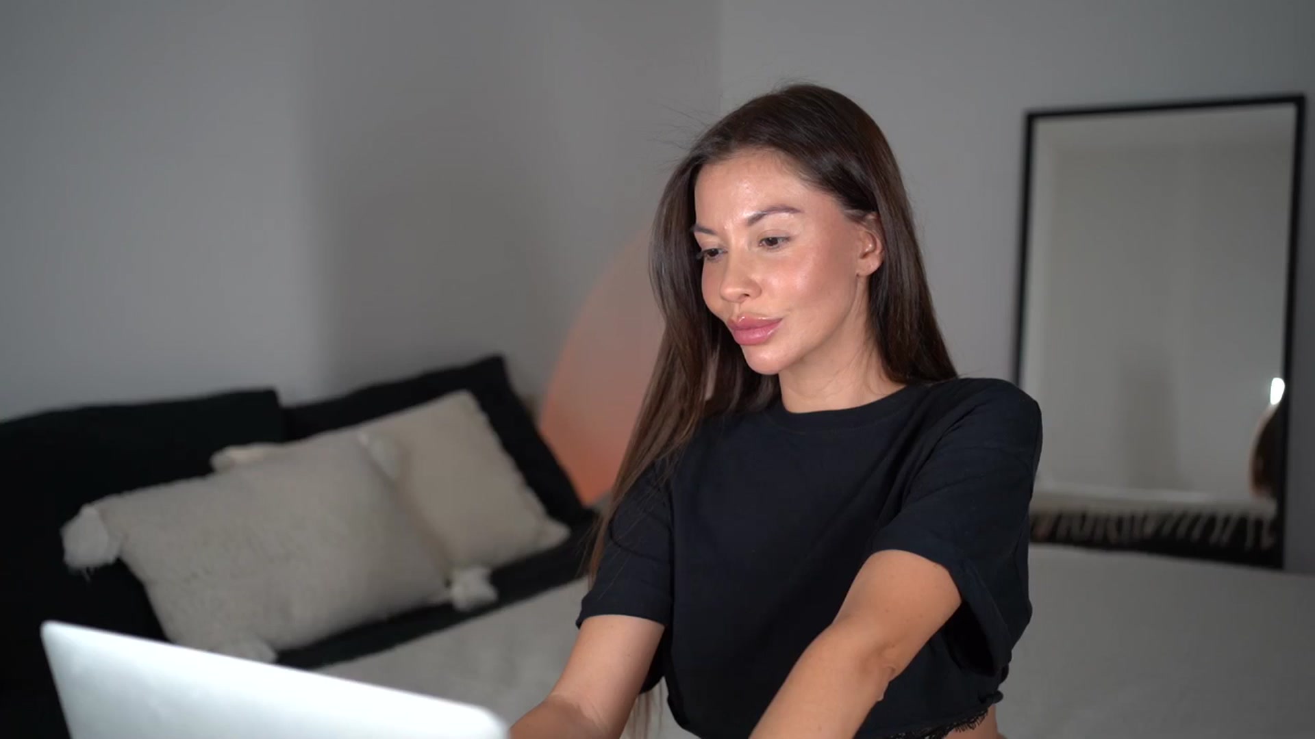 Gallery image thumbnail from Dorothea_'s myfreecams stream on, 04/08/2025, 22:05 image 2 of 20