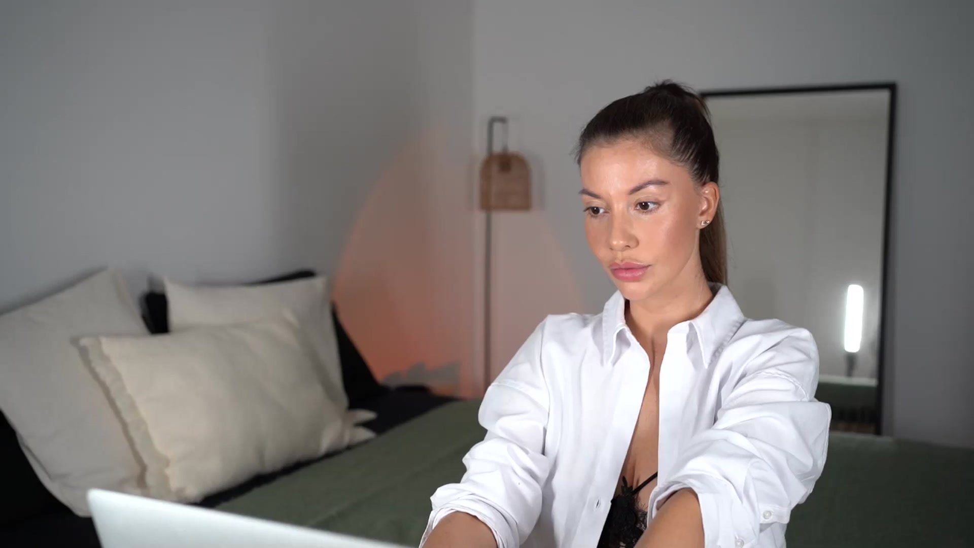 Gallery image thumbnail from Dorothea_'s myfreecams stream on, 04/18/2025, 21:19 image 5 of 20