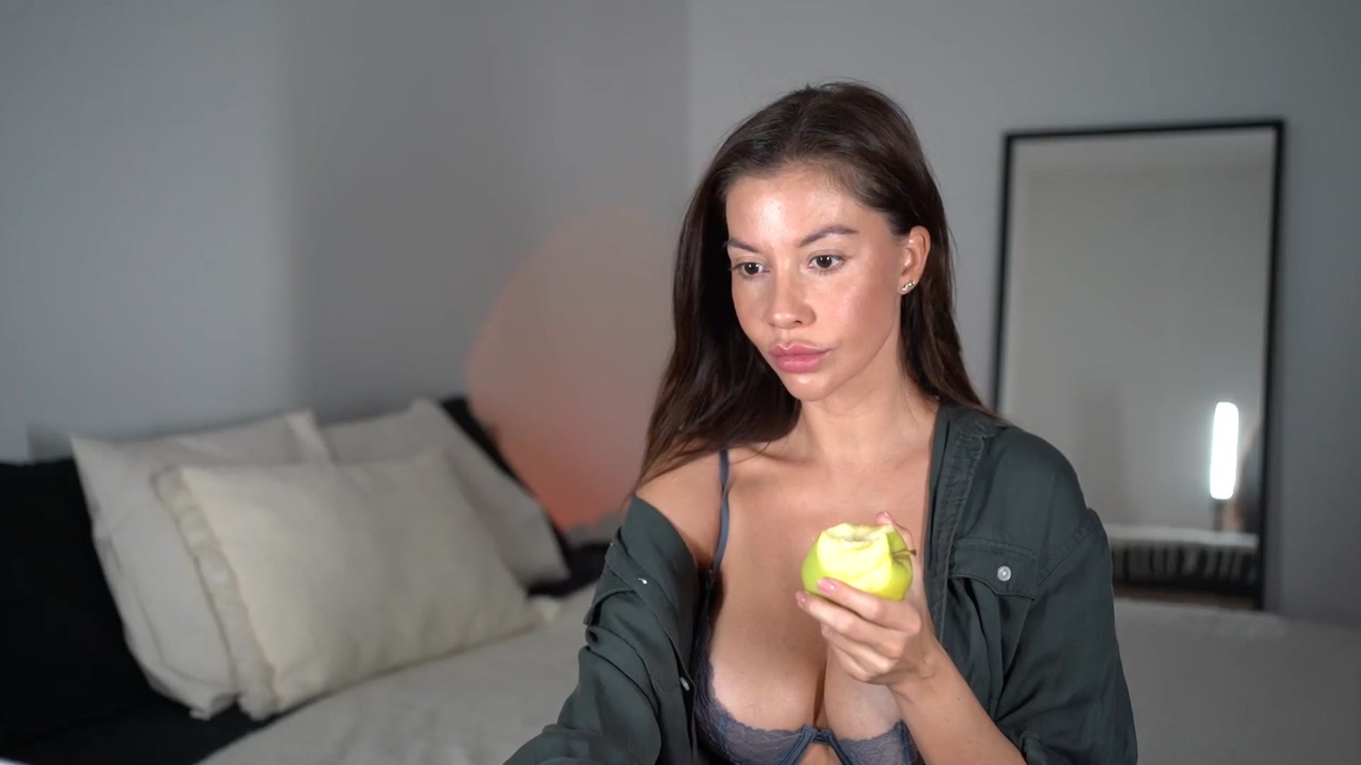 Gallery image thumbnail from Dorothea_'s myfreecams stream on, 04/21/2025, 21:11 image 2 of 20