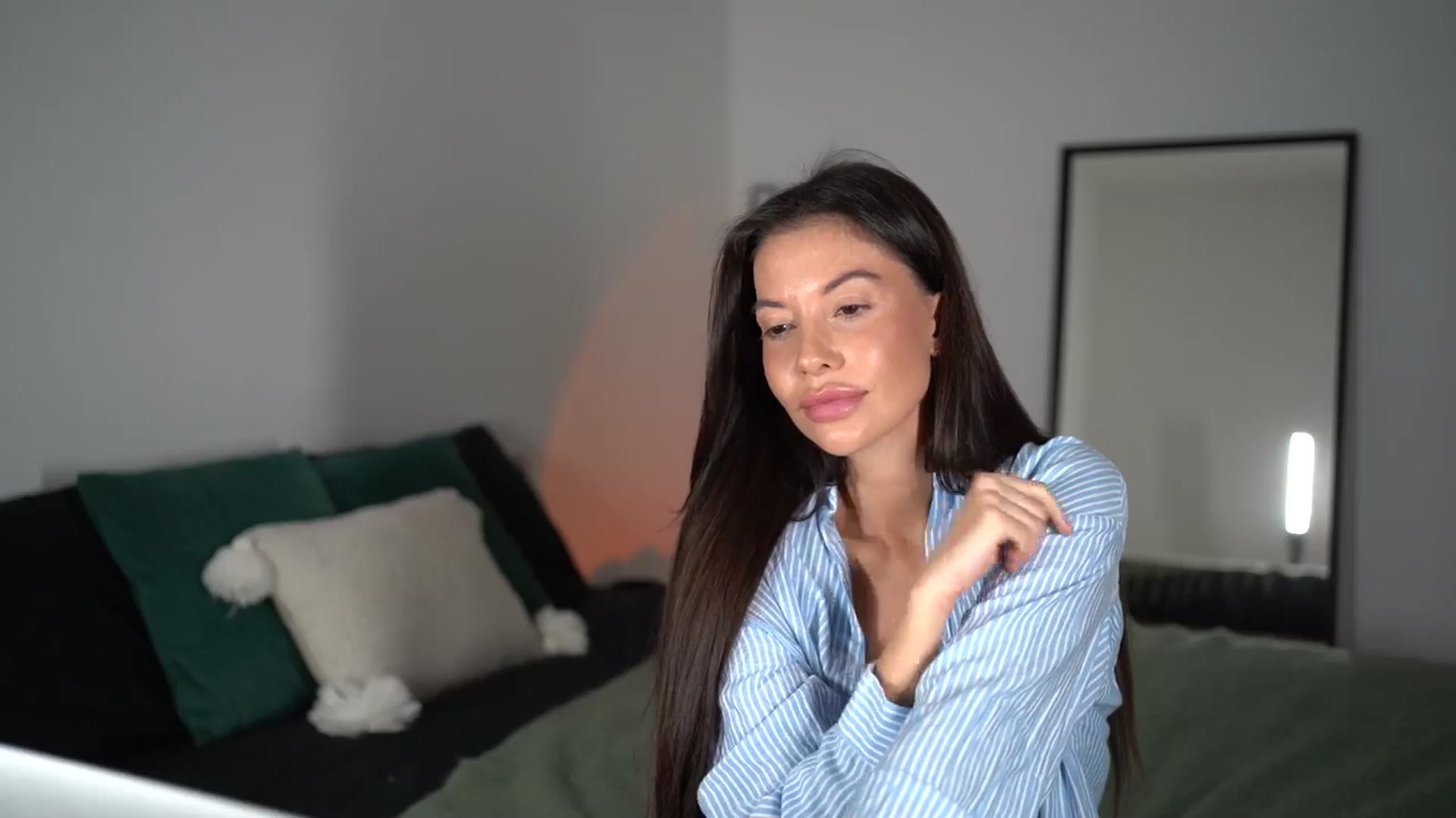 Gallery image thumbnail from Dorothea_'s myfreecams stream on, 04/30/2025, 20:54 image 17 of 20