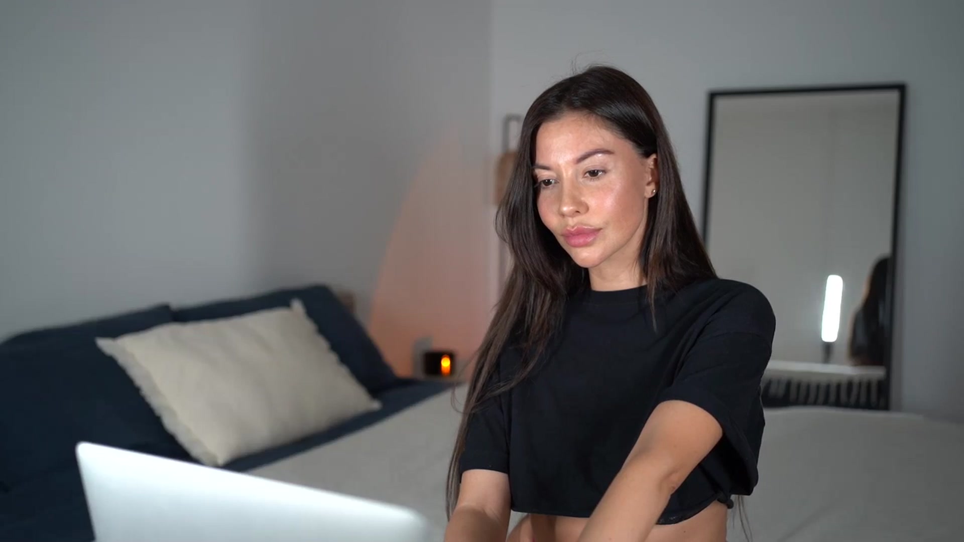 Gallery image thumbnail from Dorothea_'s myfreecams stream on, 05/12/2025, 21:33 image 15 of 20