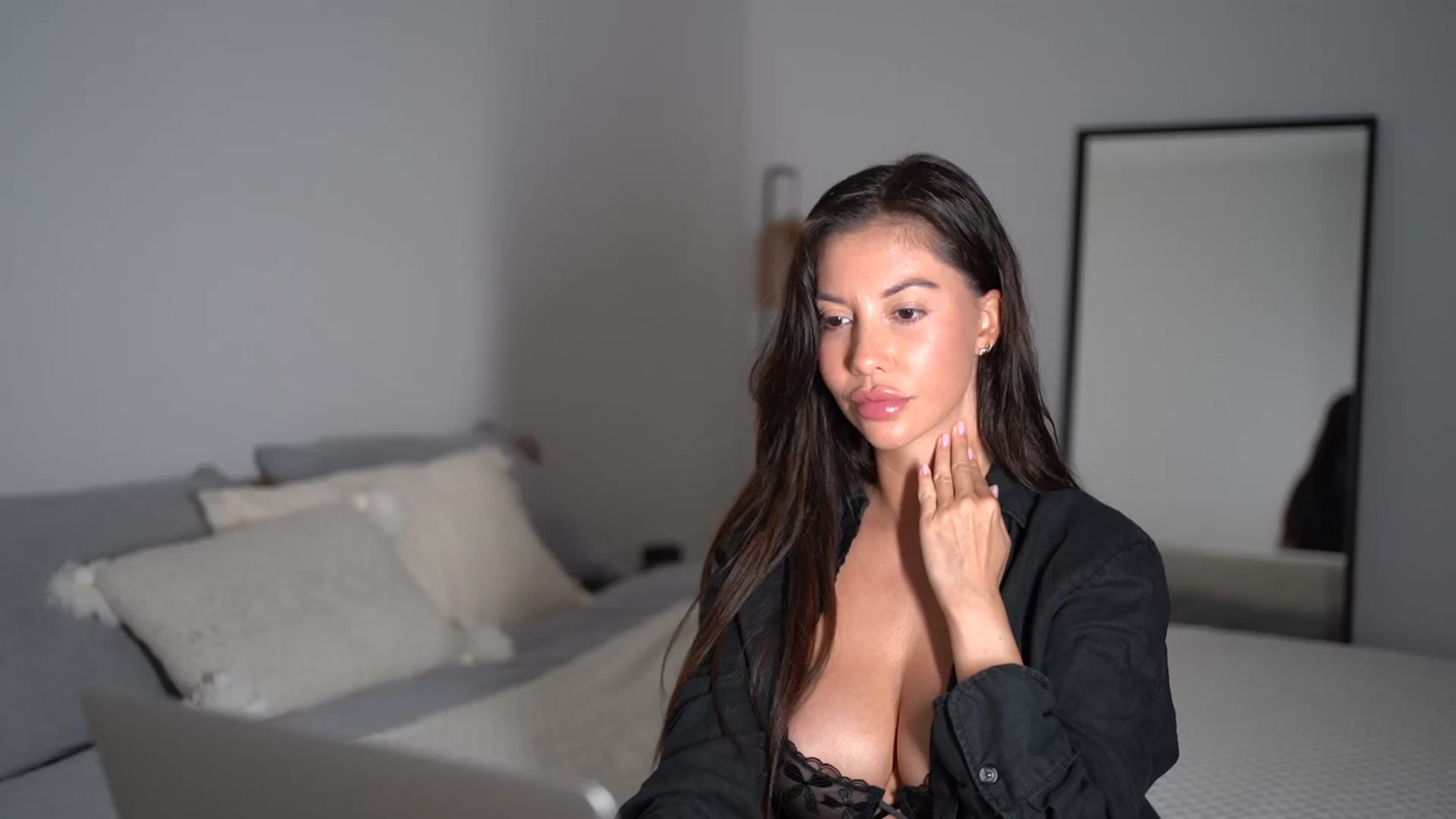 Gallery image thumbnail from Dorothea_'s myfreecams stream on, 07/18/2025, 21:25 image 12 of 20