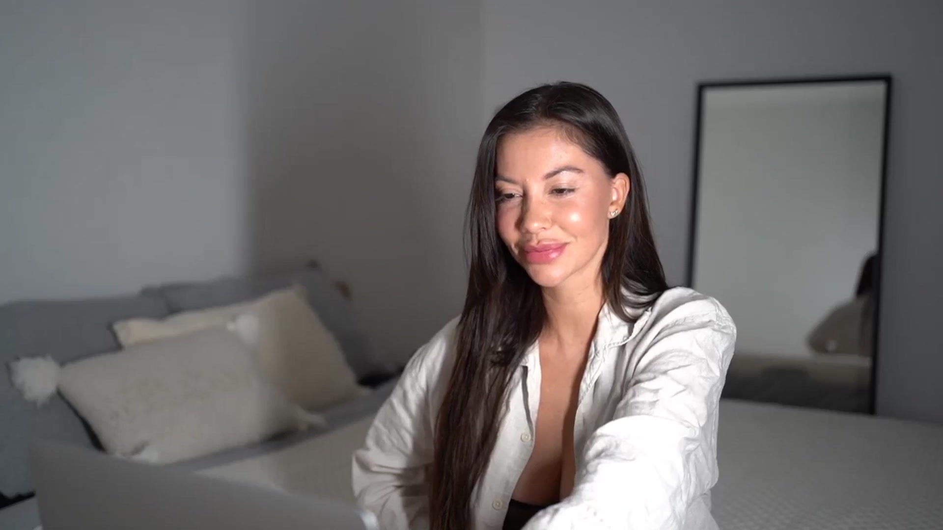Gallery image thumbnail from Dorothea_'s myfreecams stream on, 07/20/2025, 21:22 image 12 of 20