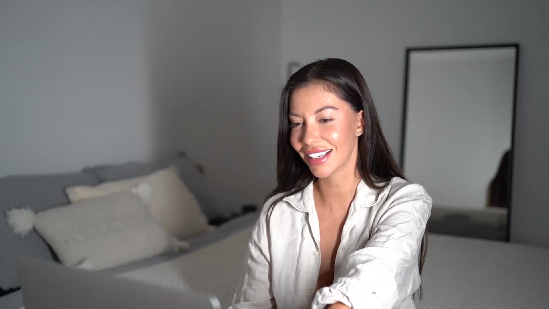 Gallery image thumbnail from Dorothea_'s myfreecams stream on, 07/20/2025, 21:22 image 15 of 20