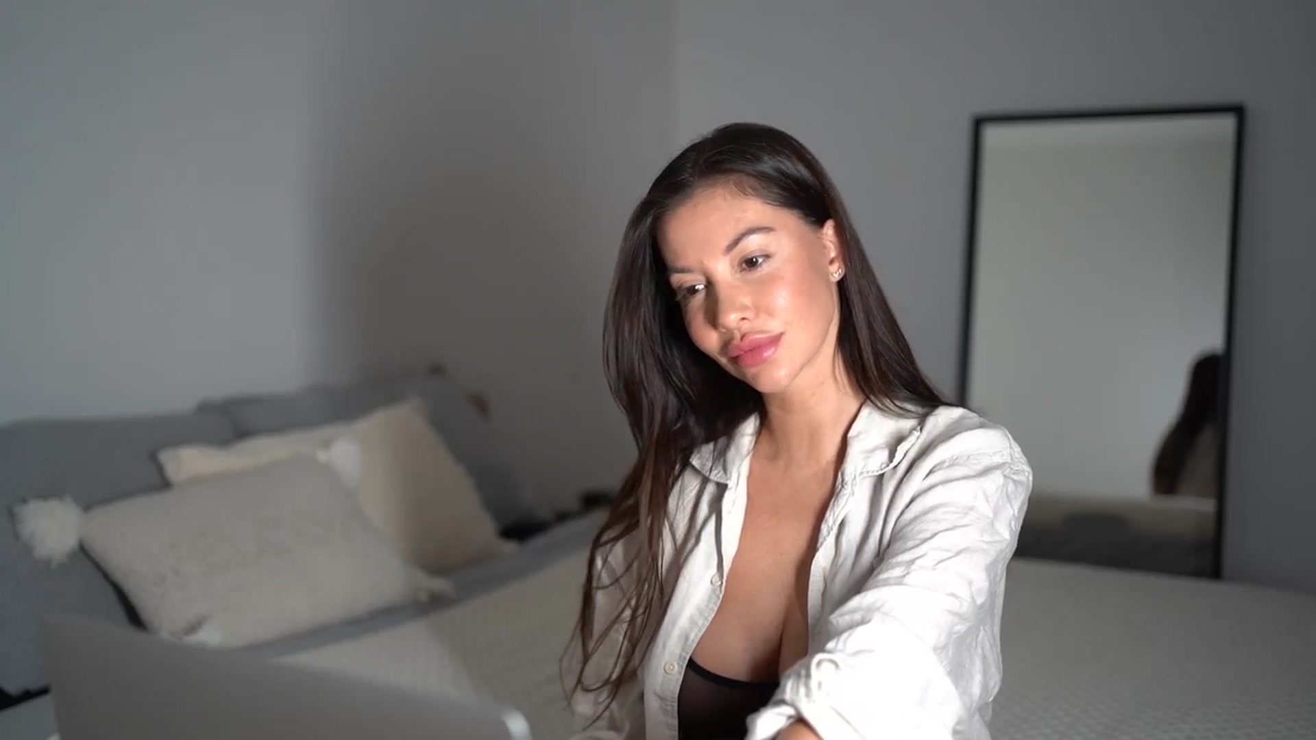 Gallery image thumbnail from Dorothea_'s myfreecams stream on, 07/20/2025, 21:22 image 3 of 20