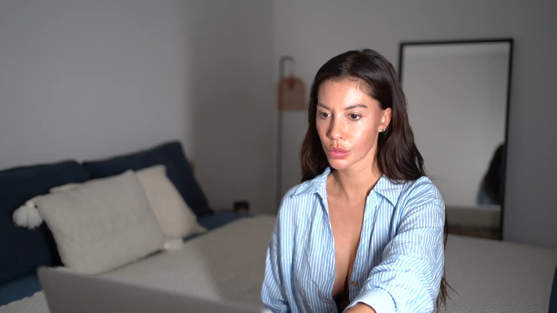 Gallery image thumbnail from Dorothea_'s myfreecams stream on, 07/27/2025, 20:38 image 16 of 20