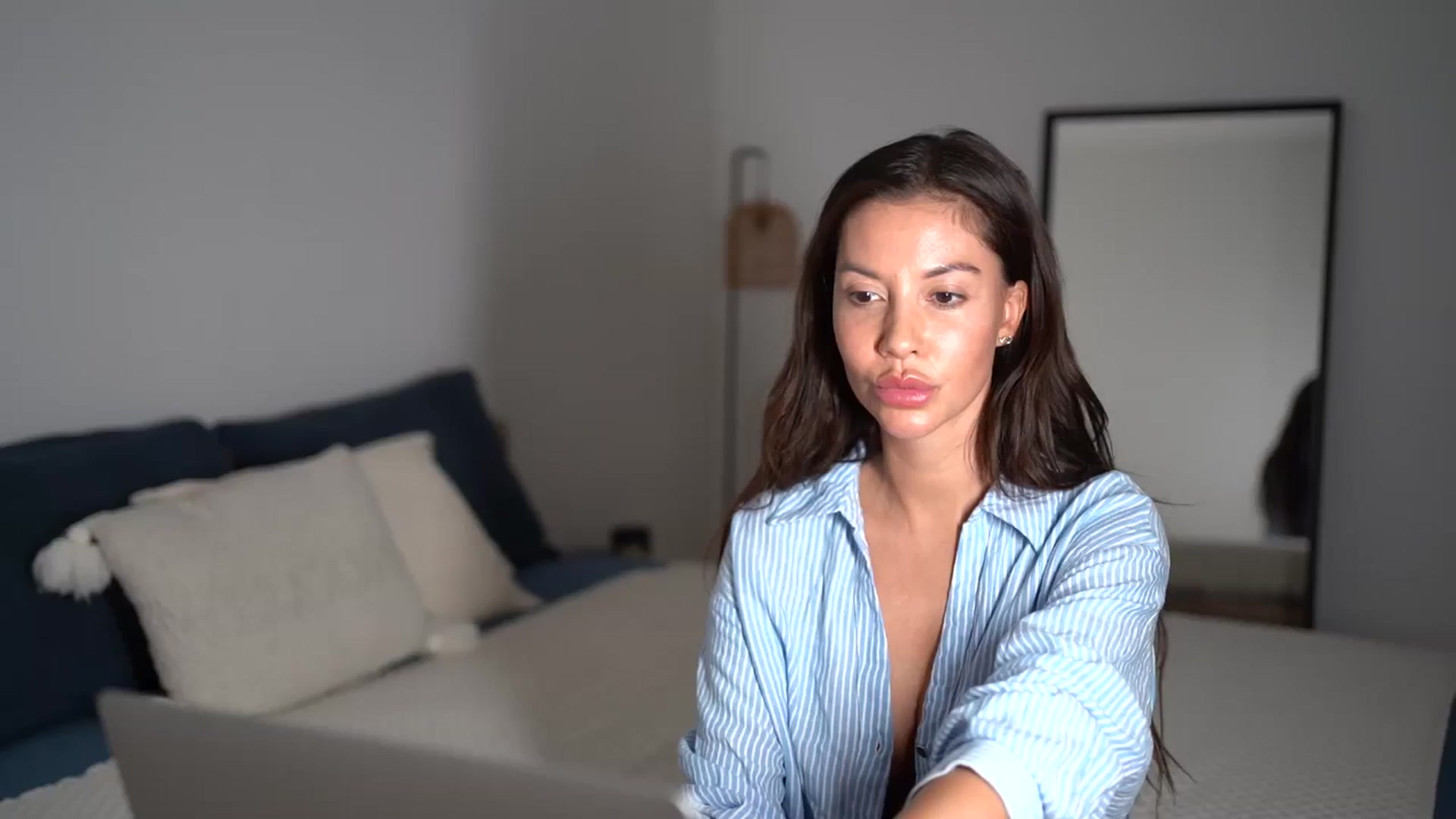 Gallery image thumbnail from Dorothea_'s myfreecams stream on, 07/27/2025, 20:38 image 12 of 20