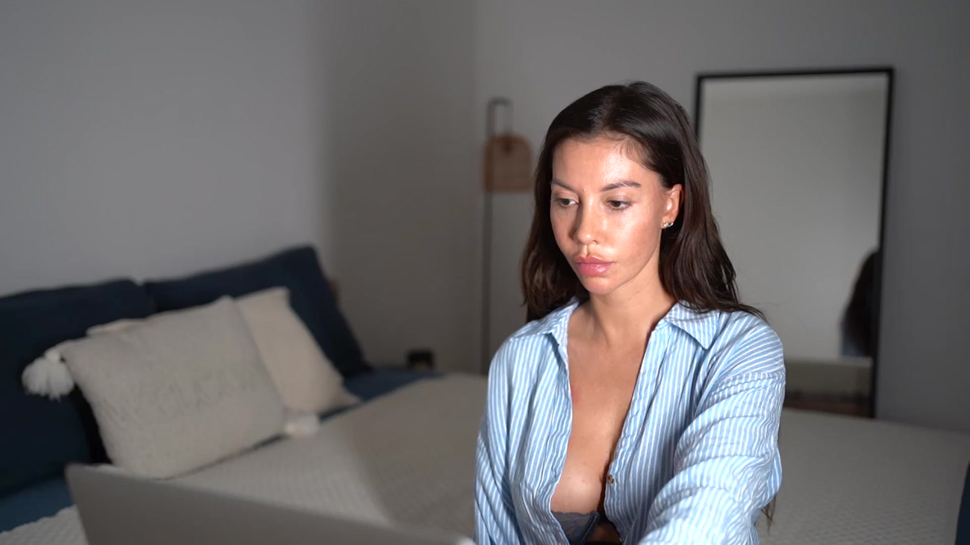 Gallery image thumbnail from Dorothea_'s myfreecams stream on, 07/27/2025, 20:38 image 19 of 20