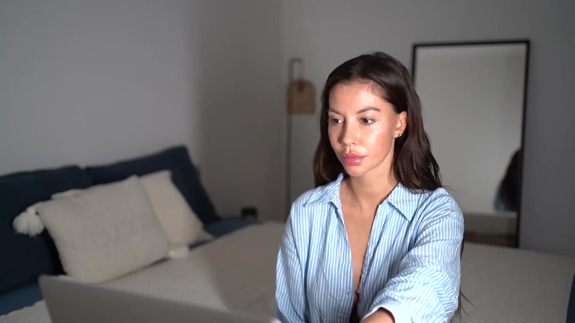 Gallery image thumbnail from Dorothea_'s myfreecams stream on, 07/27/2025, 20:38 image 15 of 20