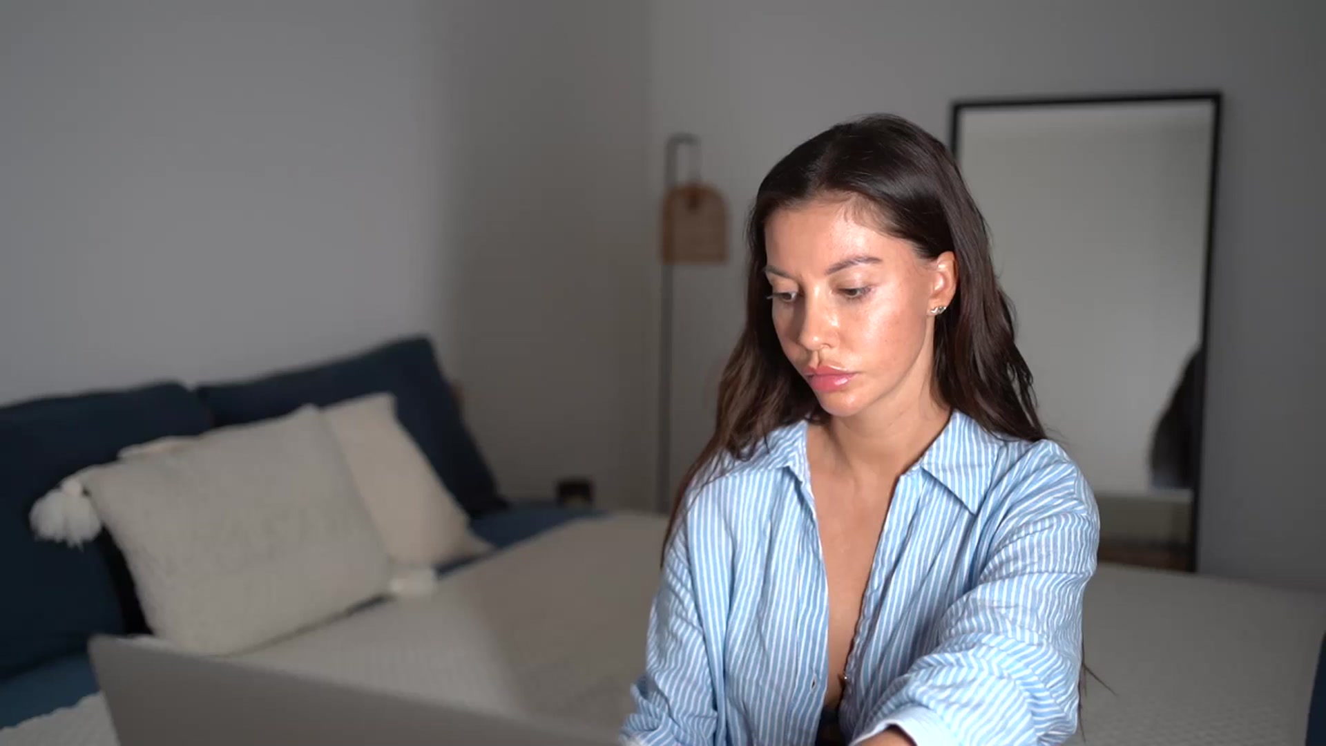 Gallery image thumbnail from Dorothea_'s myfreecams stream on, 07/27/2025, 20:38 image 14 of 20